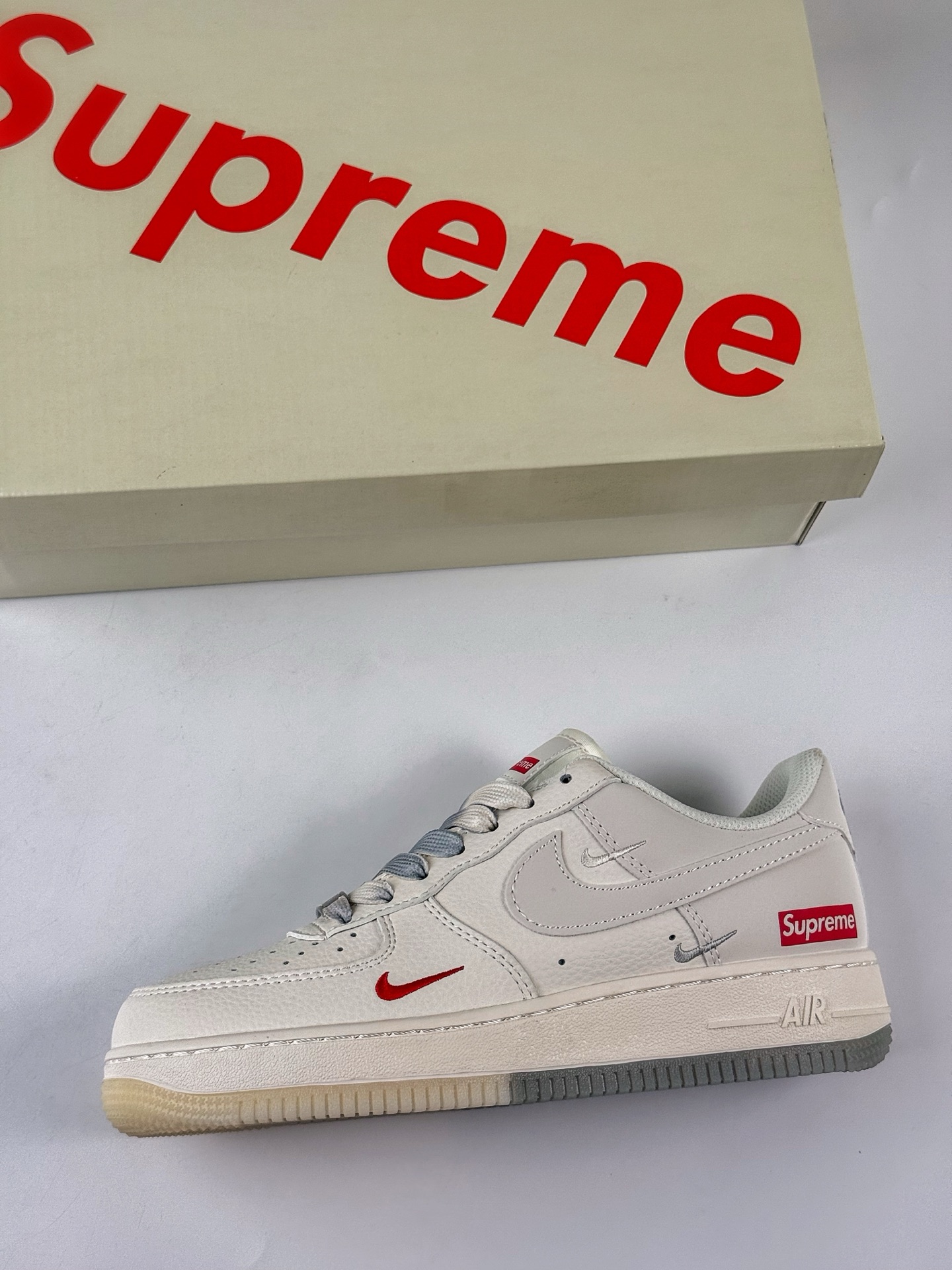 Nike Air Force 1 Low 07 x superme 米白三小勾 XX3168-178