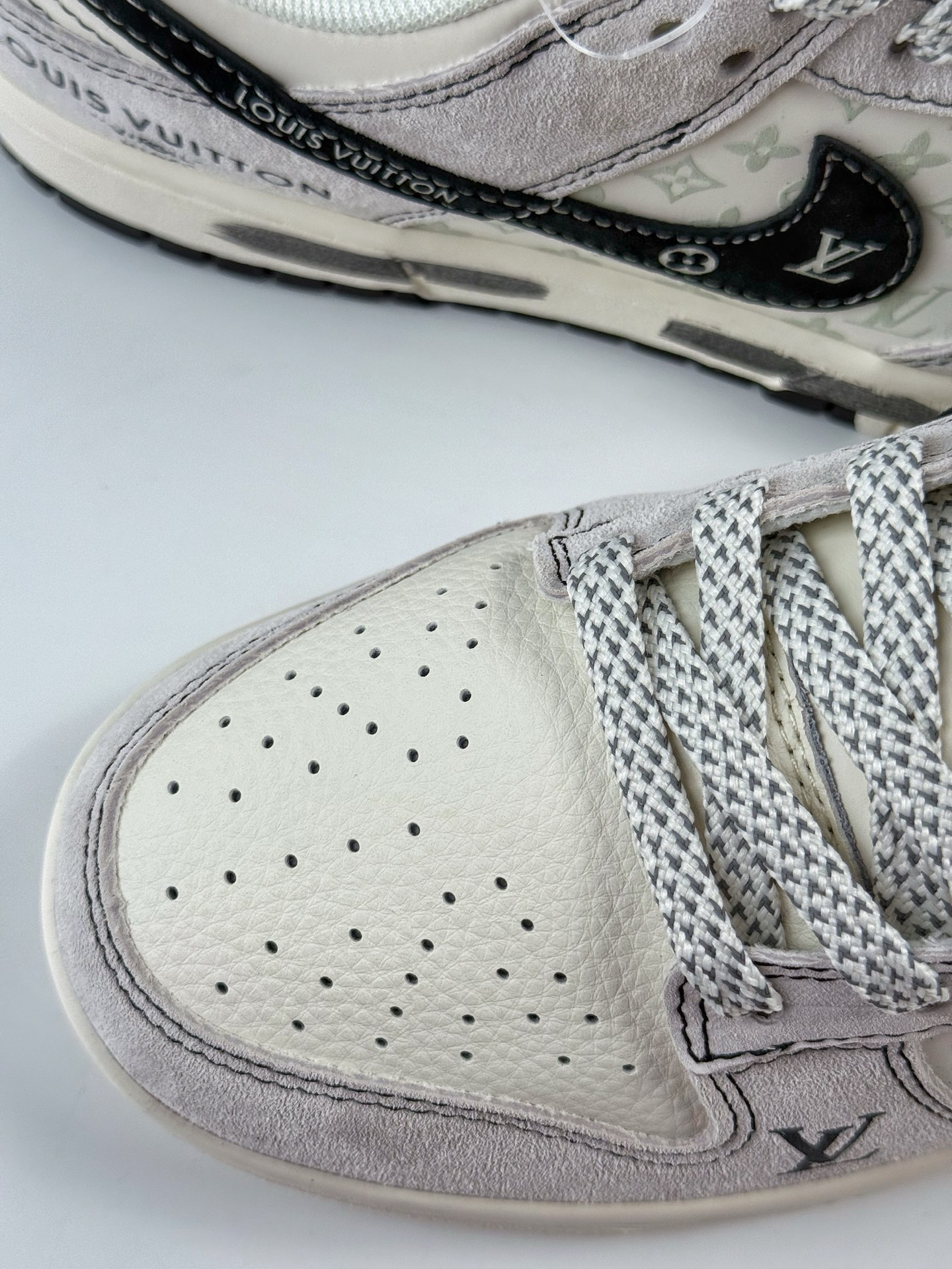 Nike SB Dunk Low x Louis Vuitton 灰白满天星 CX5050-Y01