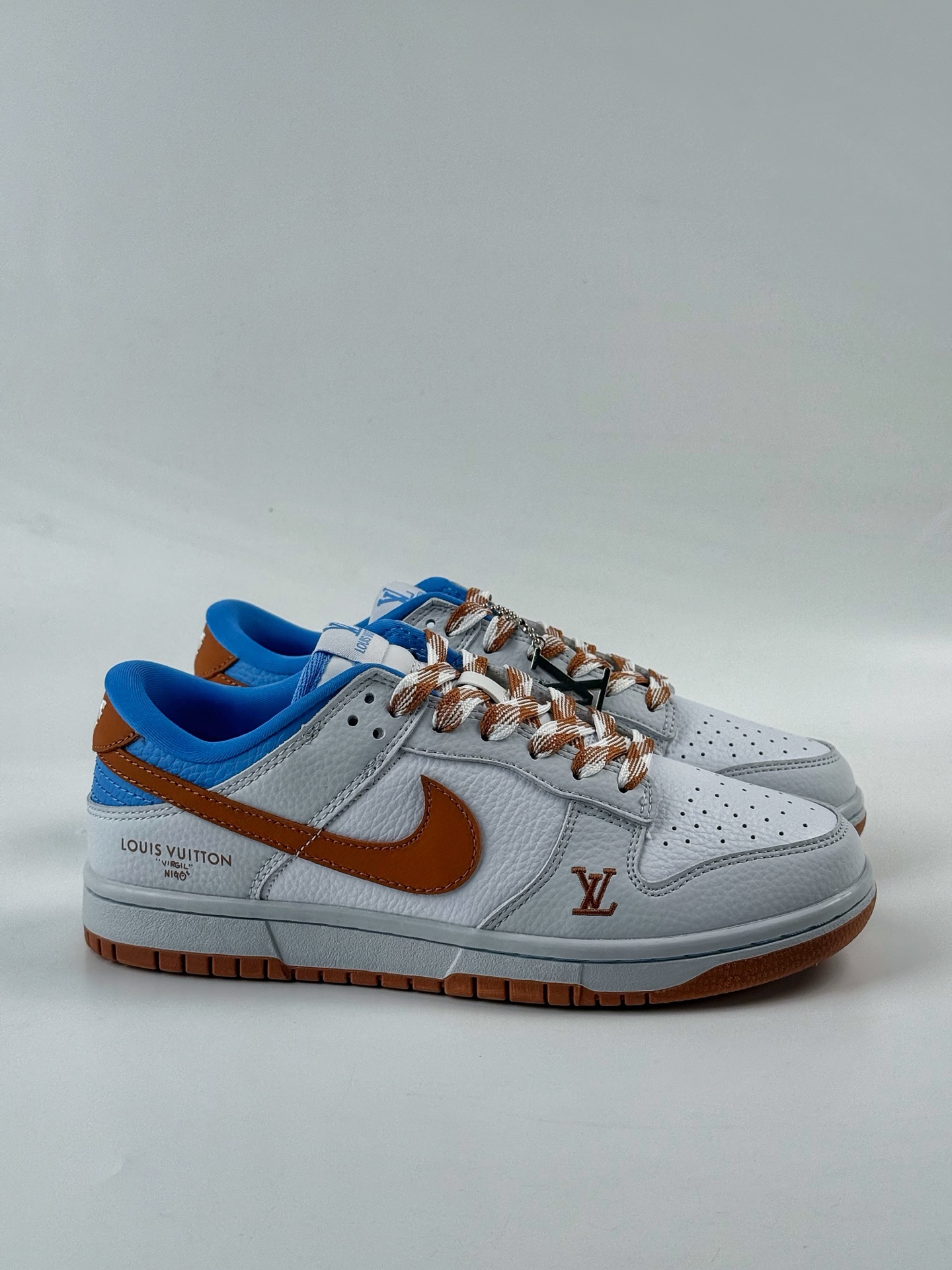 NIKE SB Dunk Low RETRO x Louis Vuitton 灰白棕 SC0601-474