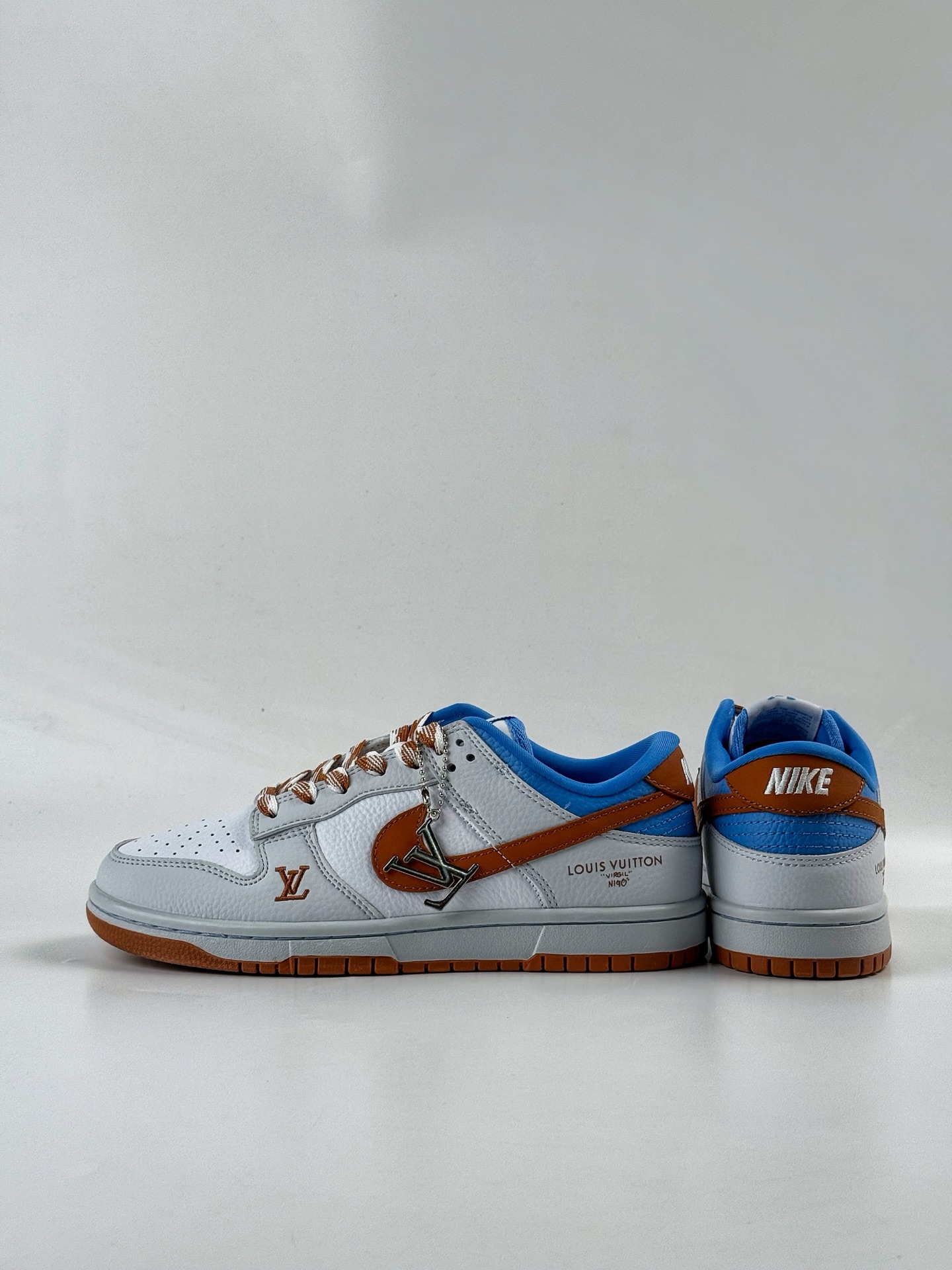 NIKE SB Dunk Low RETRO x Louis Vuitton 灰白棕 SC0601-474