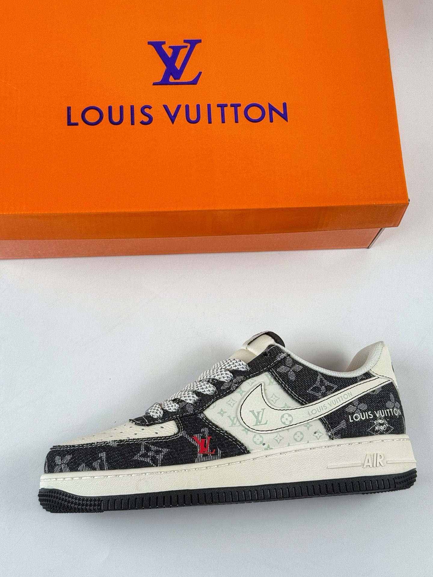 Nike Air Force 1 Low 07 x Louis Vuitton 黑白满天星 MZ9588-815