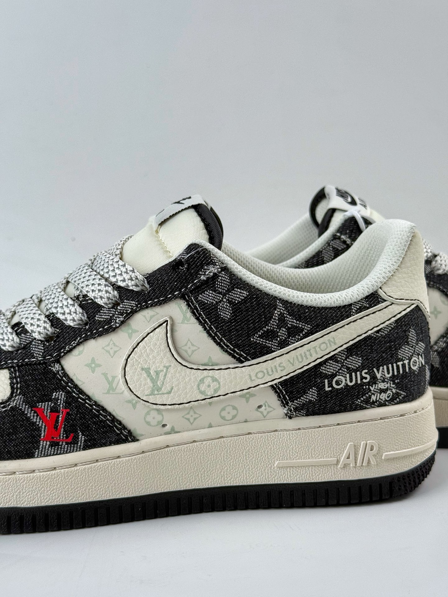 Nike Air Force 1 Low 07 x Louis Vuitton 黑白满天星 MZ9588-815