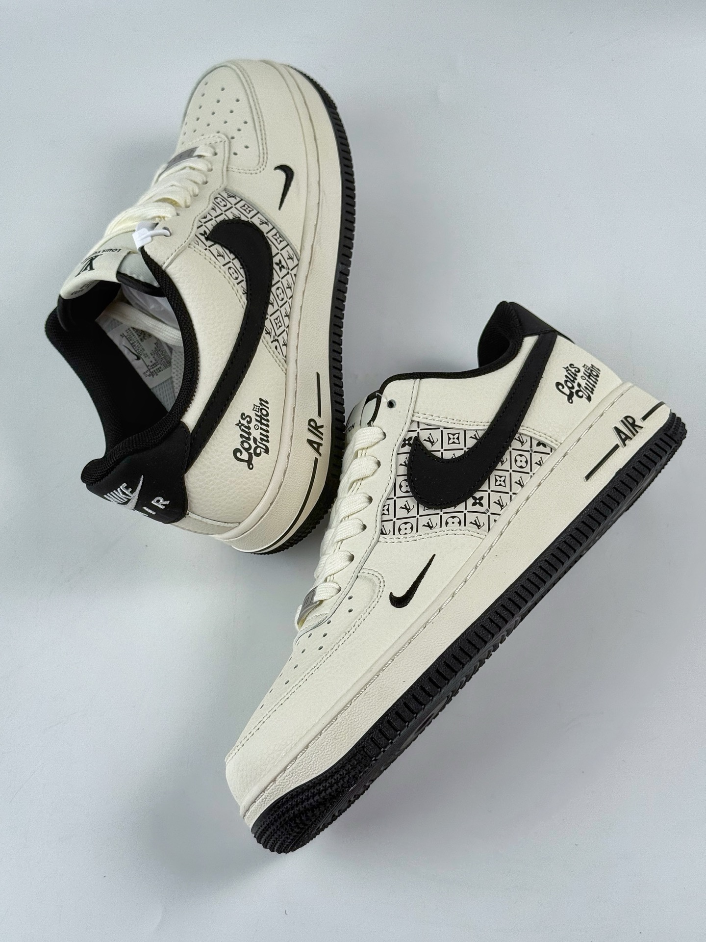 Nike Air Force 1 Low 07 x Louis Vuitton 白黑小勾 XD2588-601