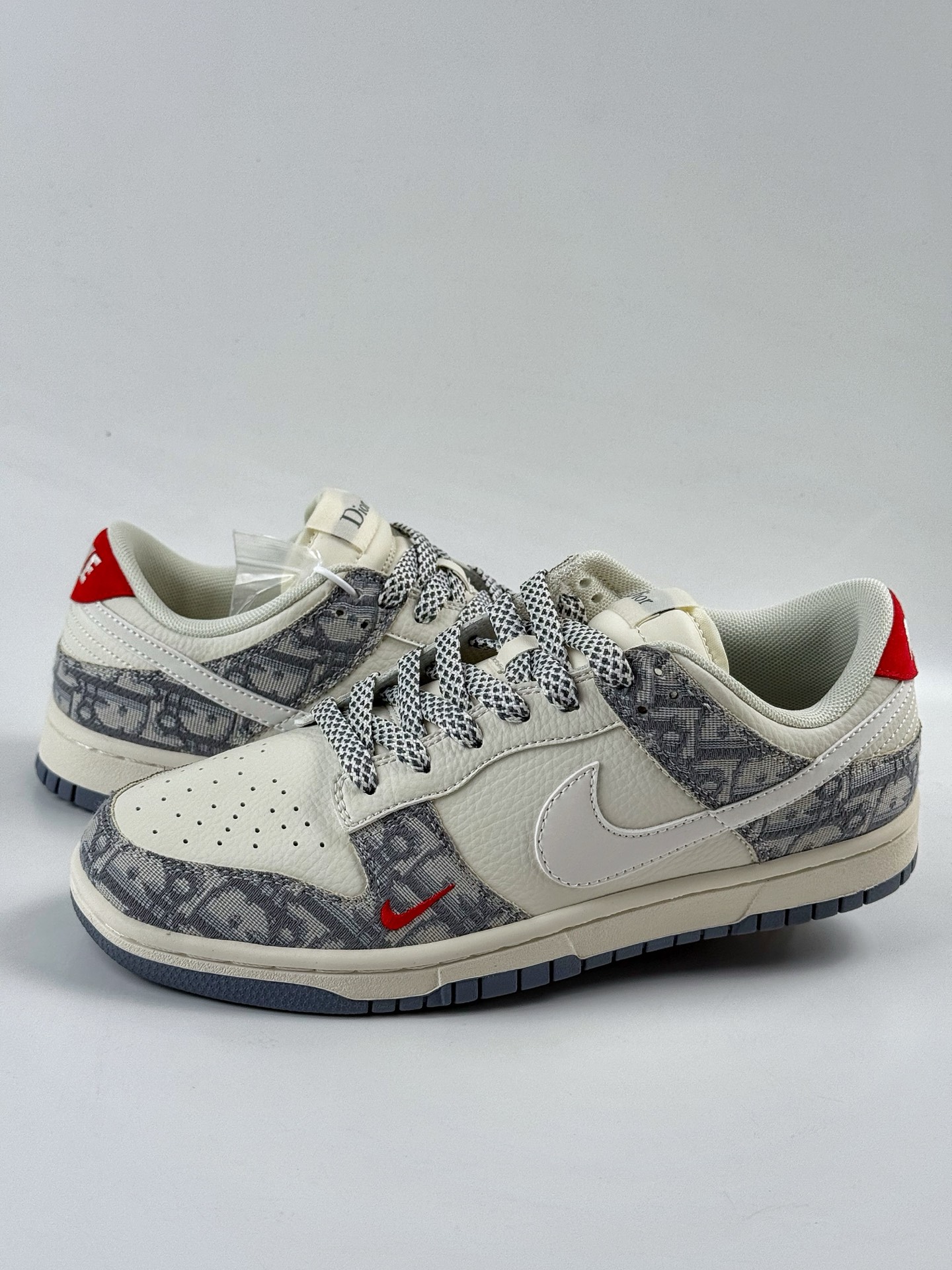 280 Nike SB Dunk Low x DIOR 黑白小勾满天星 CS1688-122