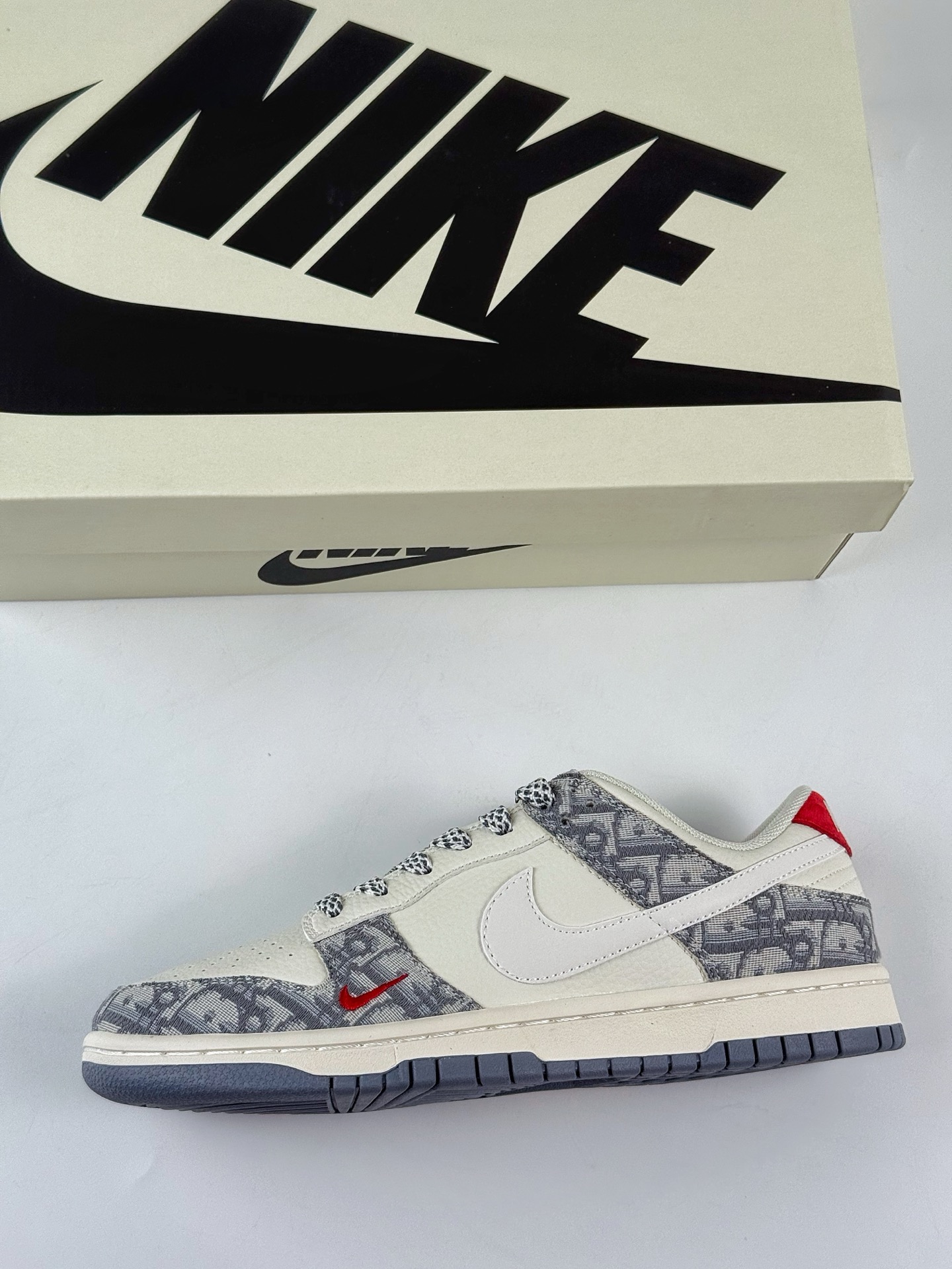 280 Nike SB Dunk Low x DIOR 黑白小勾满天星 CS1688-122