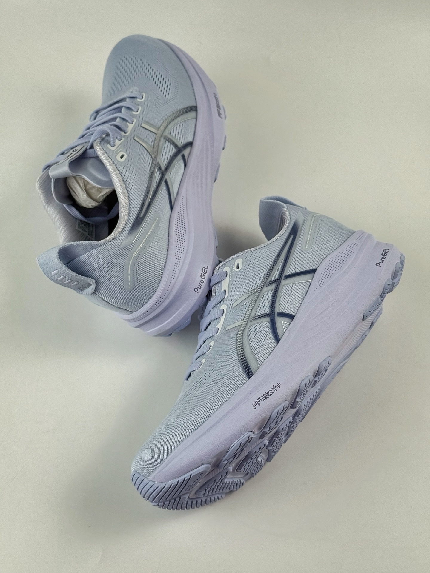 180 Asics GEL-KAYANO 32 LUXE 时尚舒适 低帮跑步鞋 ASICS (亚瑟士) 1012B838-401