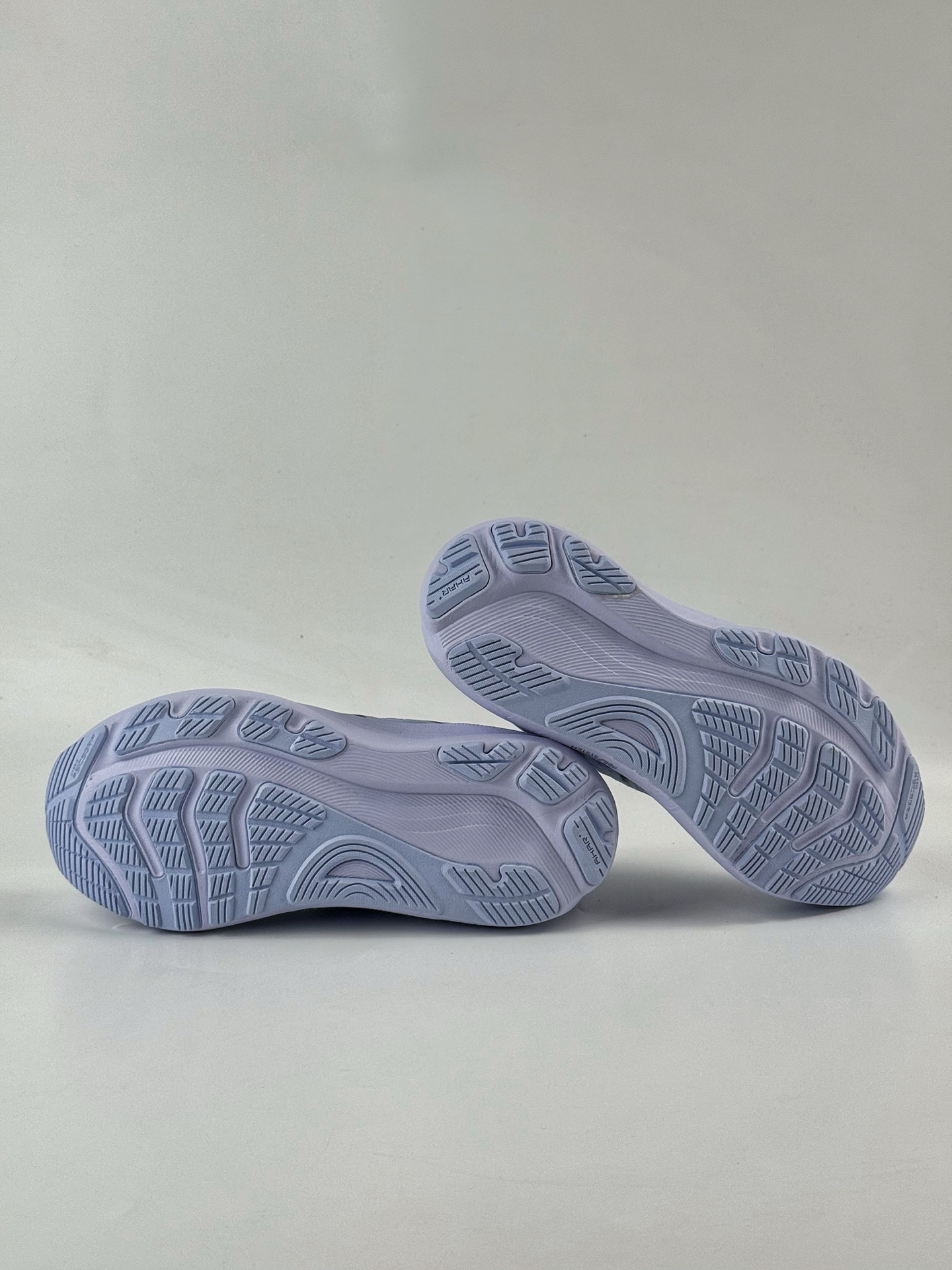 180 Asics GEL-KAYANO 32 LUXE 时尚舒适 低帮跑步鞋 ASICS (亚瑟士) 1012B838-401