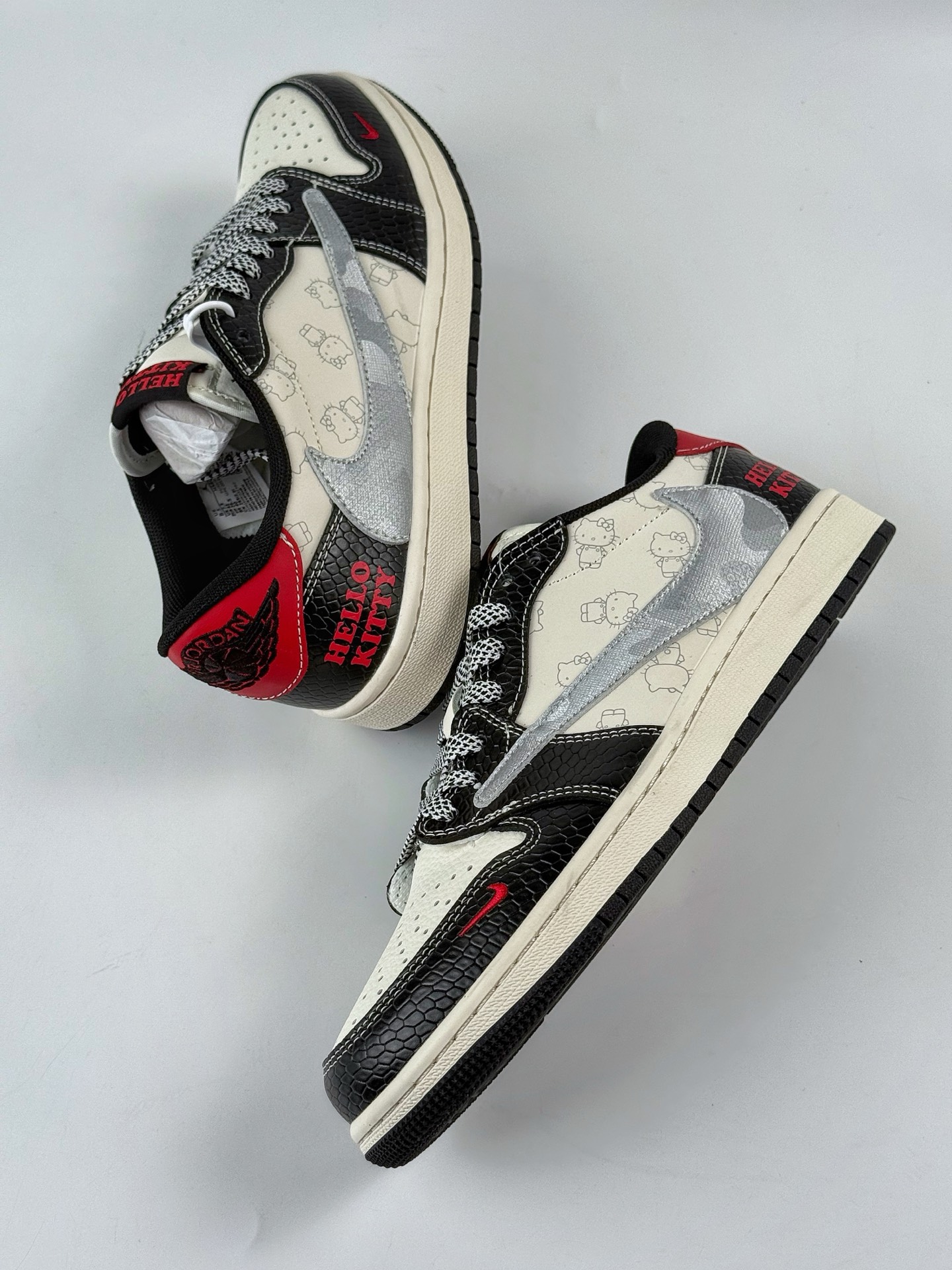 Travis Scott x Nike Air Jordan 1 Low x Hello Kitty Air Jordan 1 Low 反转黑白小勾满天星倒钩 HS8068-065