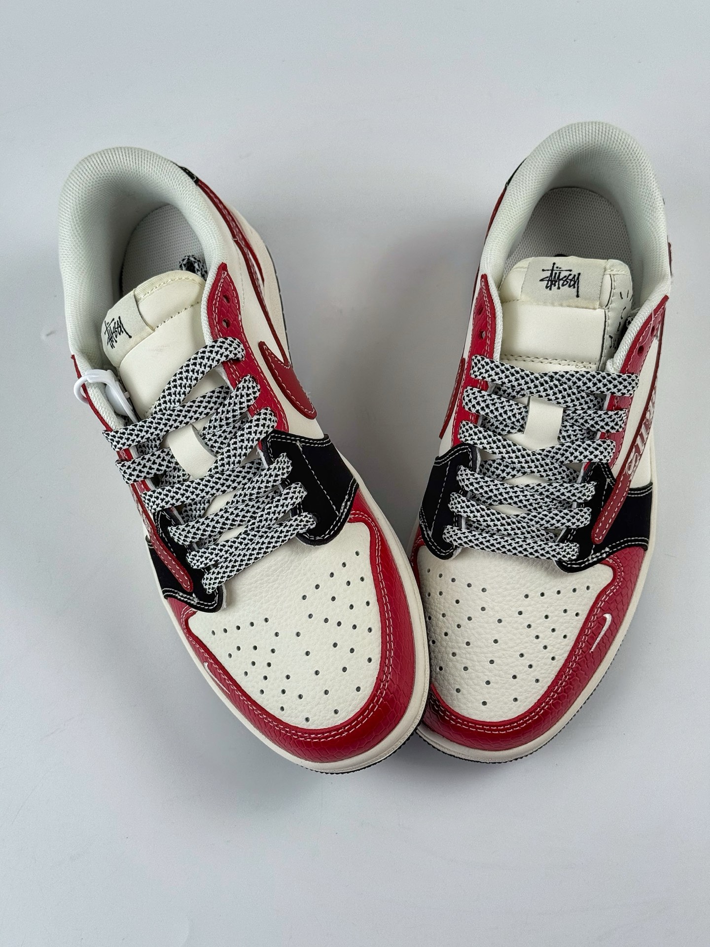 Travis Scott x Nike Air Jordan 1 Low x Stussy Air Jordan 1 Low 反转红白黑小勾满天星倒钩 HS8068-060