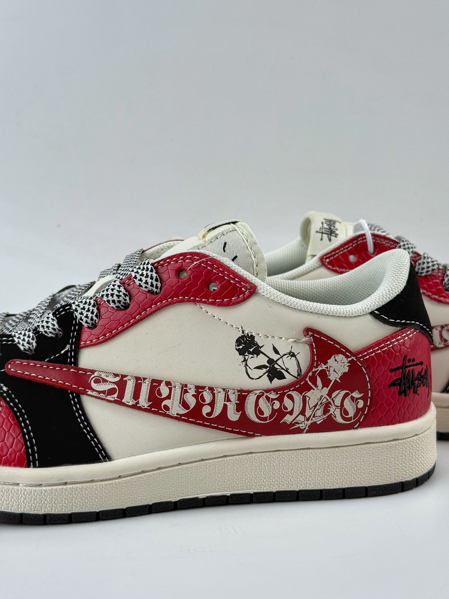 Travis Scott x Nike Air Jordan 1 Low x Stussy Air Jordan 1 Low 反转红白黑小勾满天星倒钩 HS8068-060
