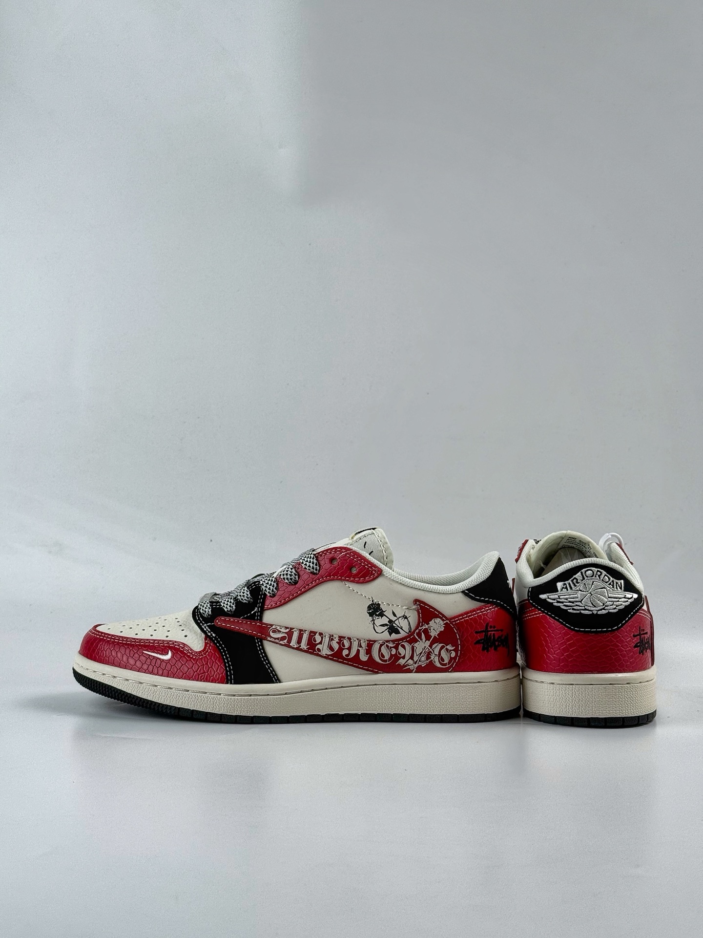 Travis Scott x Nike Air Jordan 1 Low x Stussy Air Jordan 1 Low 反转红白黑小勾满天星倒钩 HS8068-060