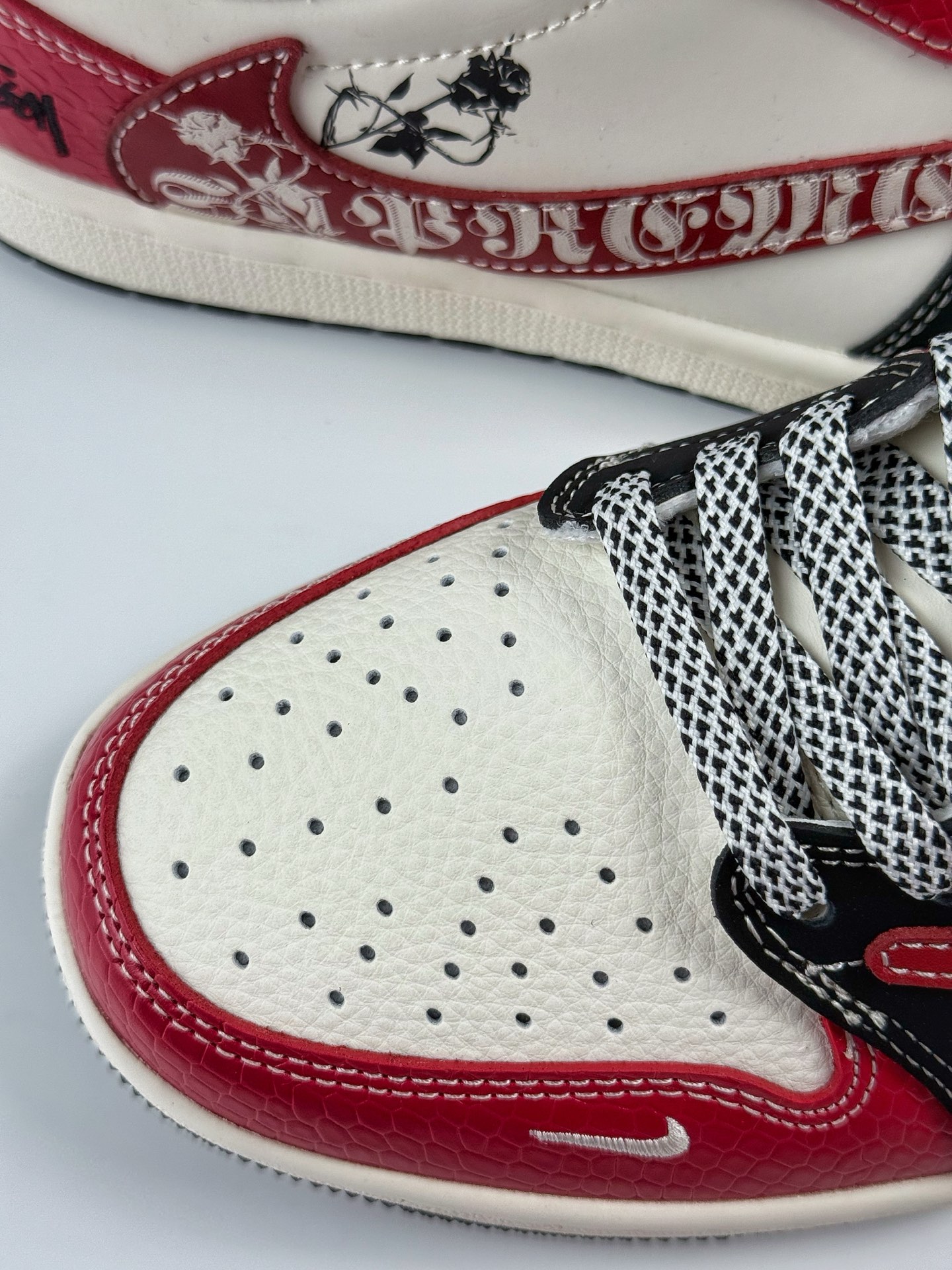 Travis Scott x Nike Air Jordan 1 Low x Stussy Air Jordan 1 Low 反转红白黑小勾满天星倒钩 HS8068-060