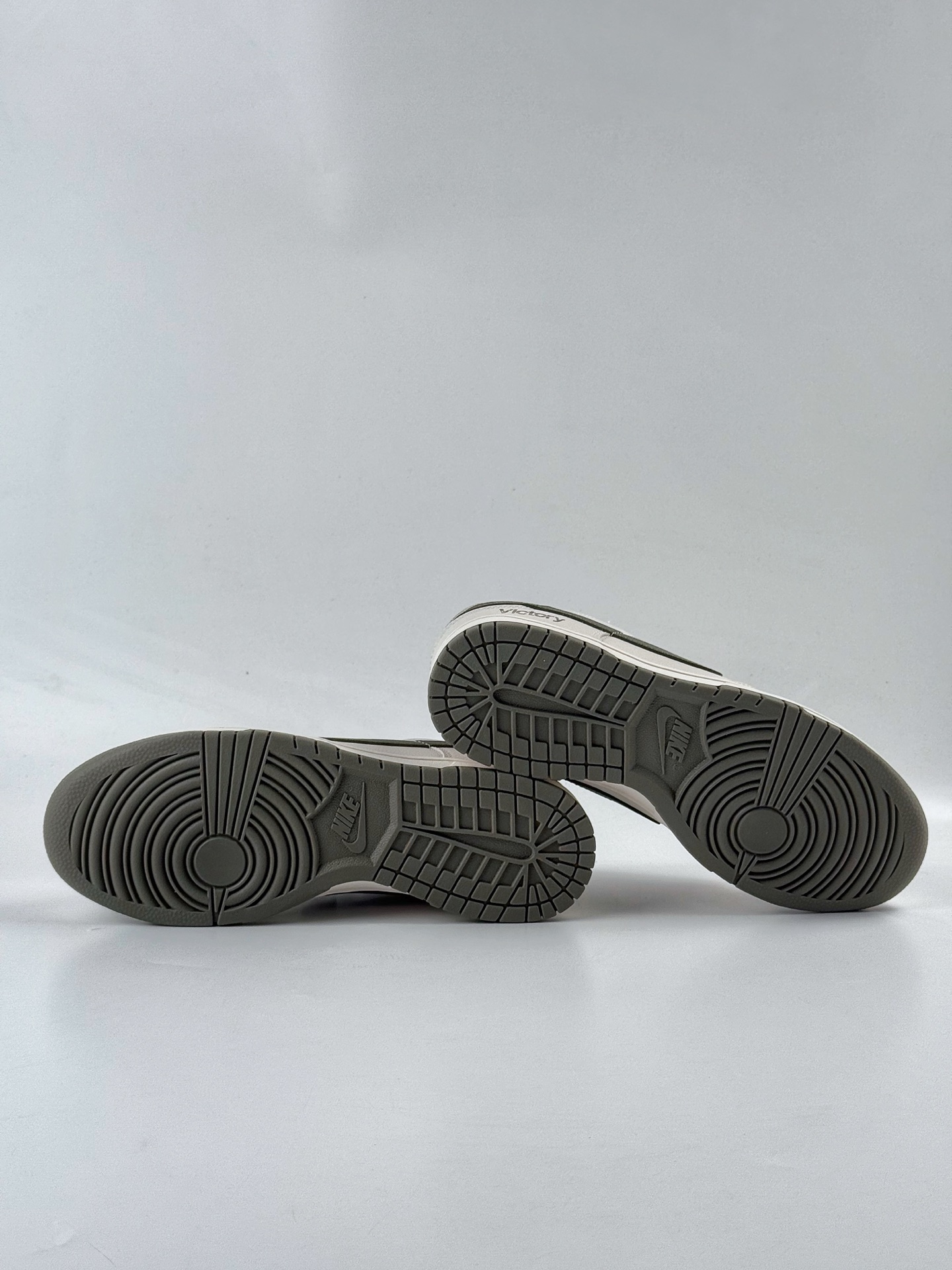 Nike SB Dunk Low x Victory 灰绿 WG0508-043TL