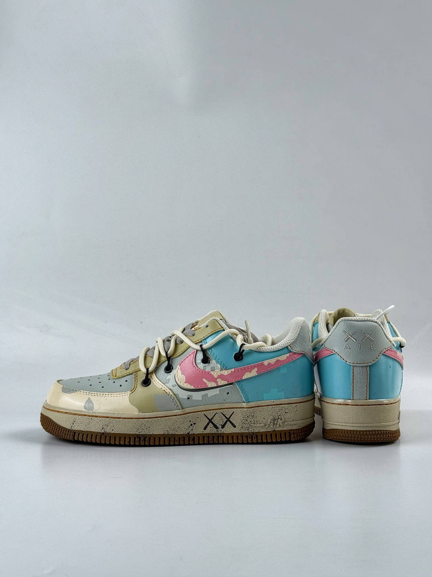 Nike Air Force 1 Low 07 x KAWS 棕灰绑带 KS6869-101