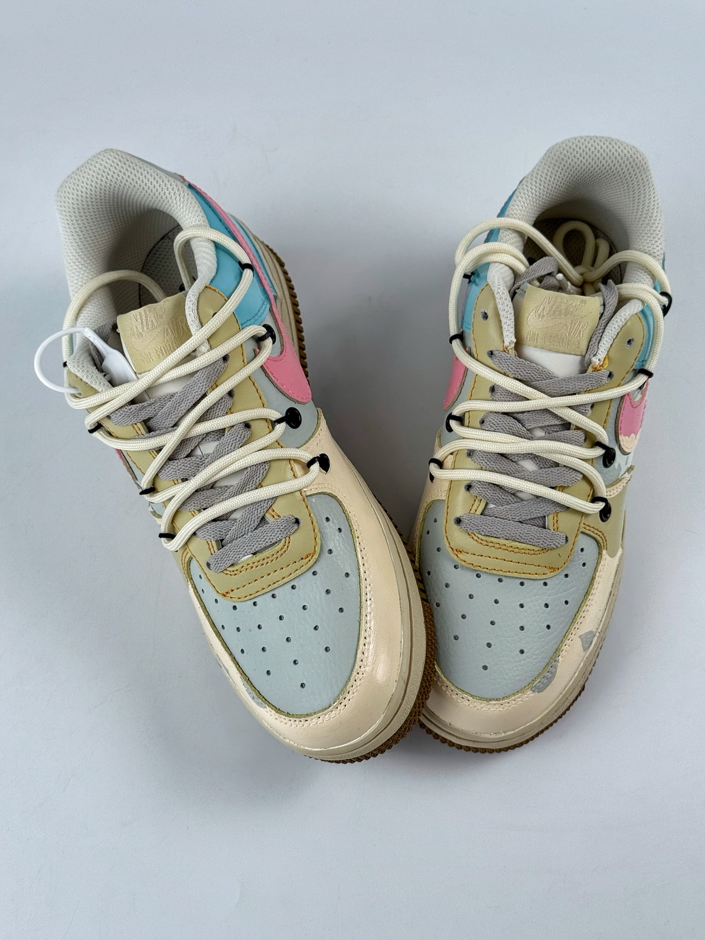 Nike Air Force 1 Low 07 x KAWS 棕灰绑带 KS6869-101