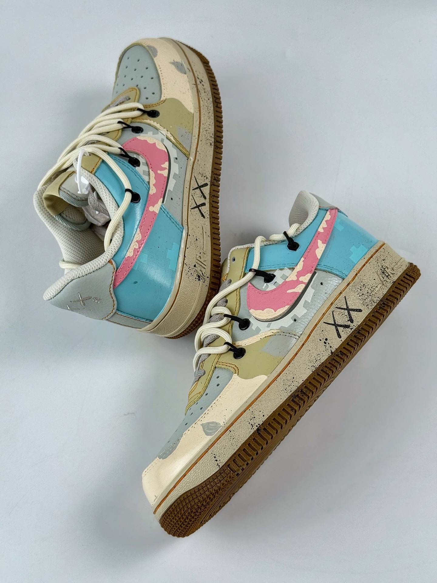 Nike Air Force 1 Low 07 x KAWS 棕灰绑带 KS6869-101