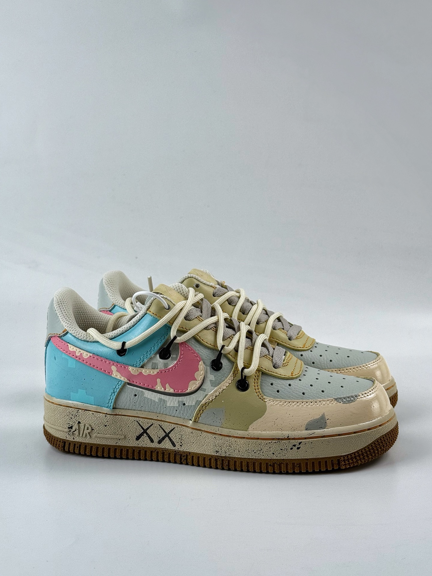 Nike Air Force 1 Low 07 x KAWS 棕灰绑带 KS6869-101