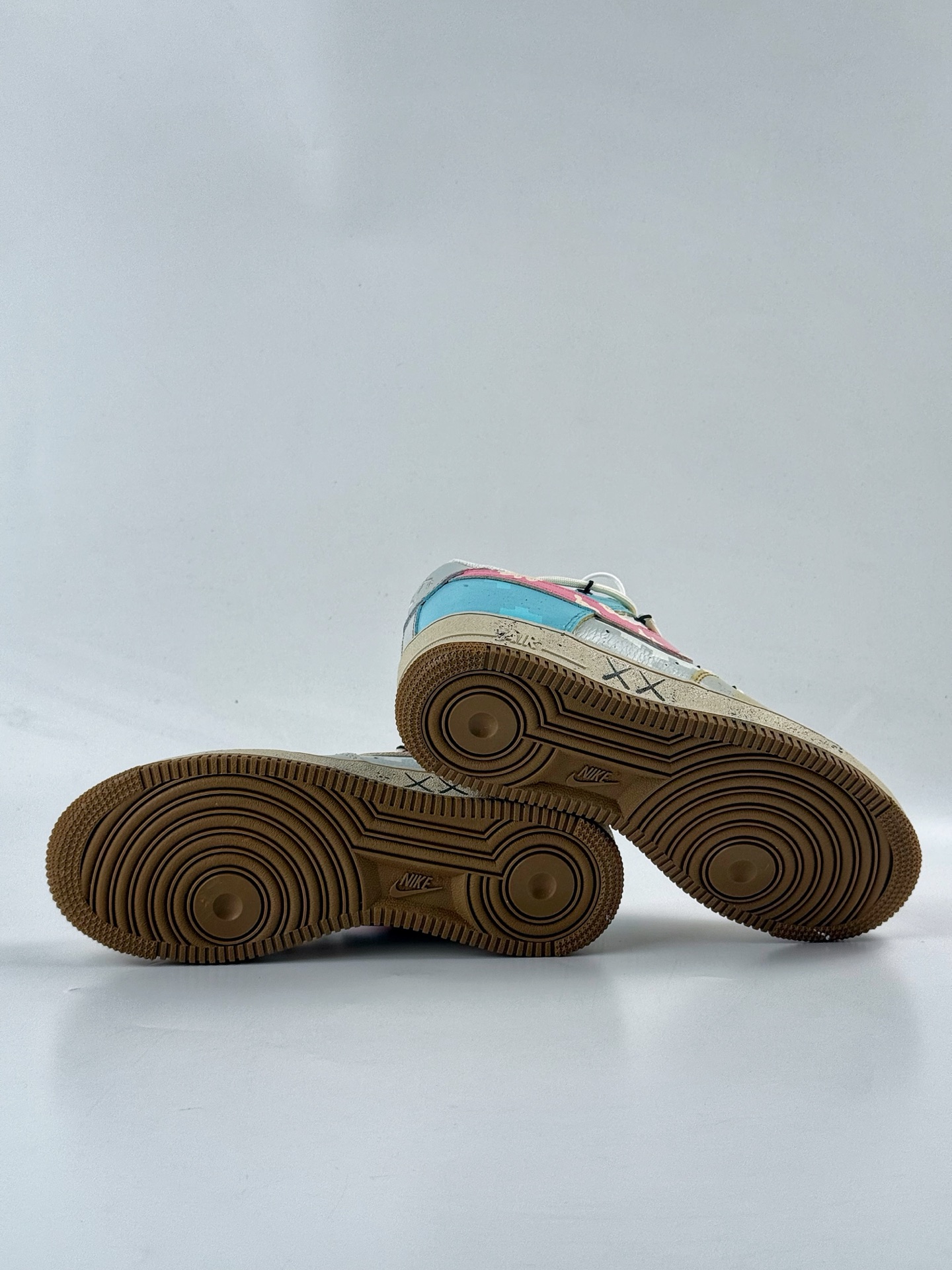 Nike Air Force 1 Low 07 x KAWS 棕灰绑带 KS6869-101