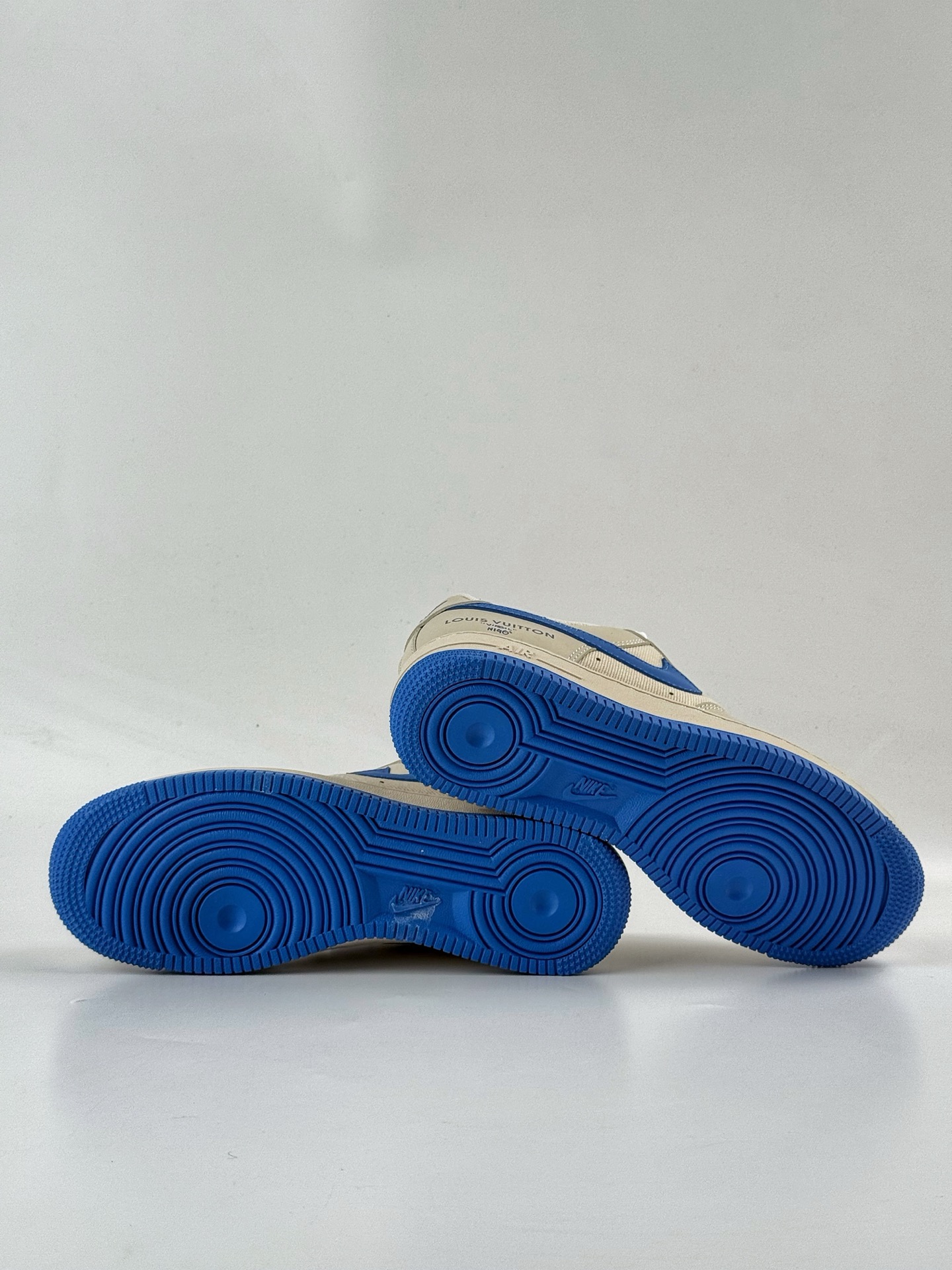 Nike Air Force 1 Low 07 x Louis Vuitton 米蓝 QW5836-025