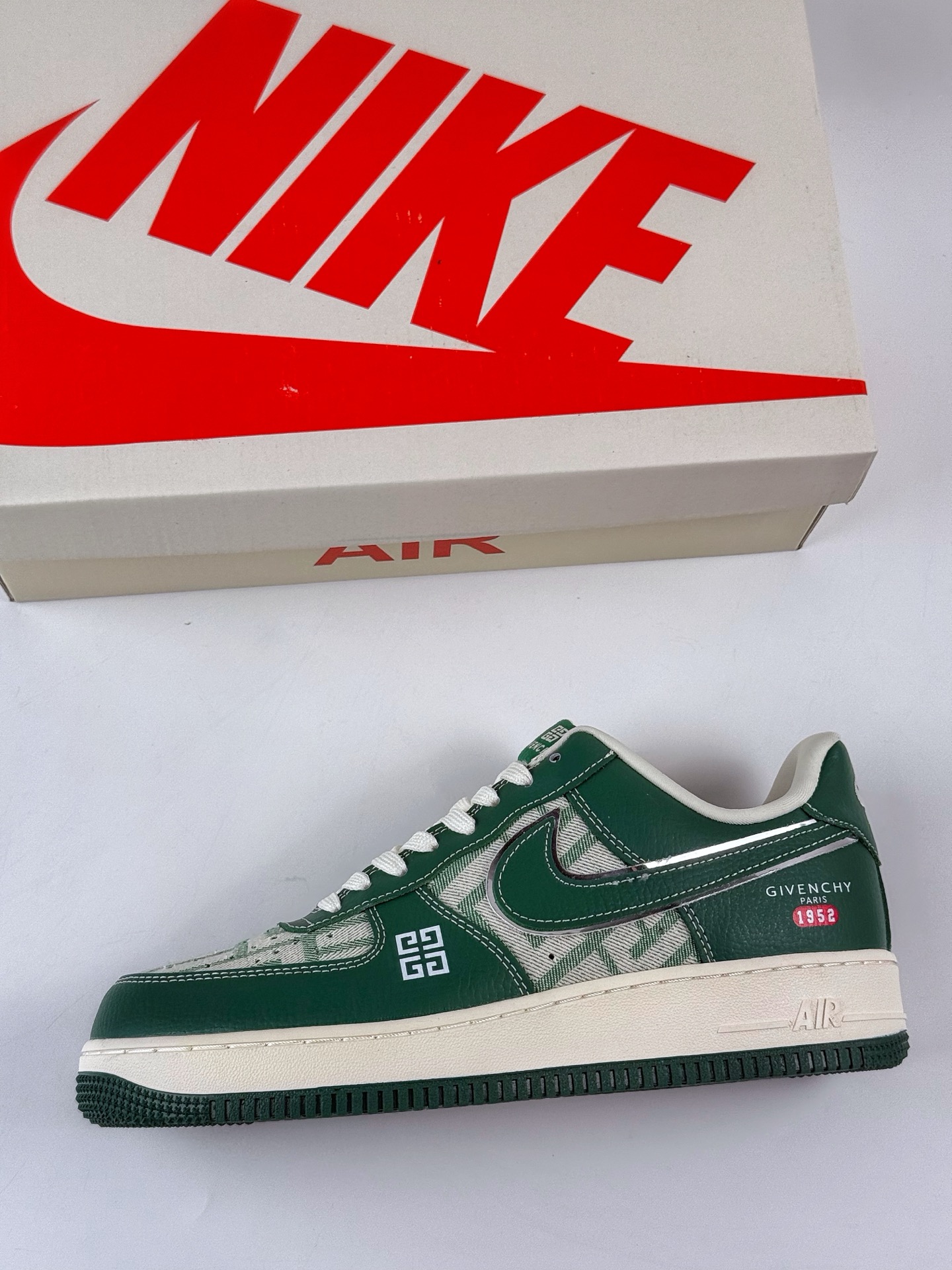 260 Nike Air Force 1 Low 07 x GIVENCHY 绿白 DK0188-088-Chinese UA Cheap High Quatity Brand Clothes Bags handbags Sneakers wholesale wholesaler seller from China Factory suppliers Fashion Clothing Shoes best Quality Beautiful Price 260 Nike Air Force 1 Low 07 x GIVENCHY 绿白 DK0188-088