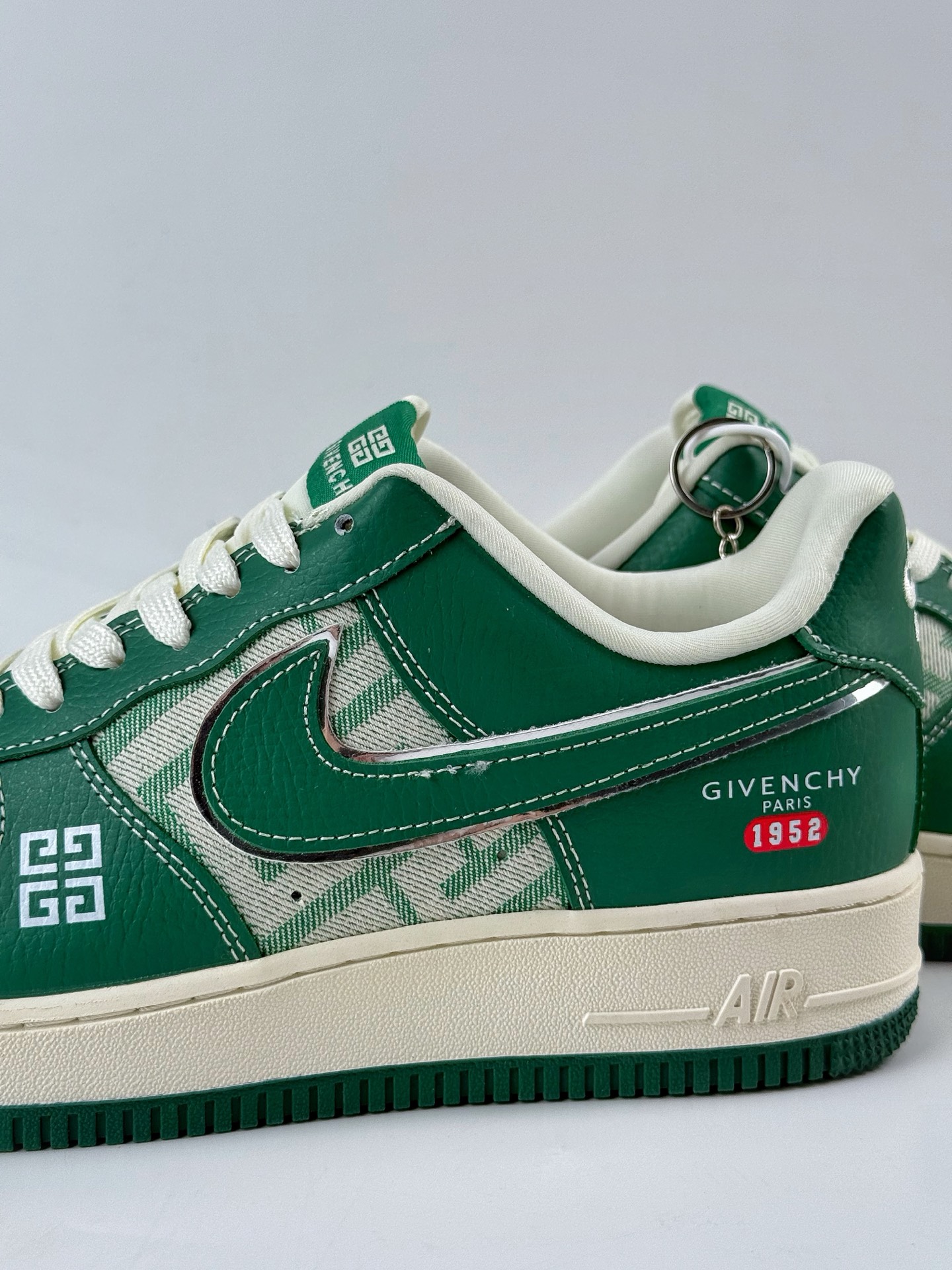 260 Nike Air Force 1 Low 07 x GIVENCHY 绿白 DK0188-088-Chinese UA Cheap High Quatity Brand Clothes Bags handbags Sneakers wholesale wholesaler seller from China Factory suppliers Fashion Clothing Shoes best Quality Beautiful Price 260 Nike Air Force 1 Low 07 x GIVENCHY 绿白 DK0188-088