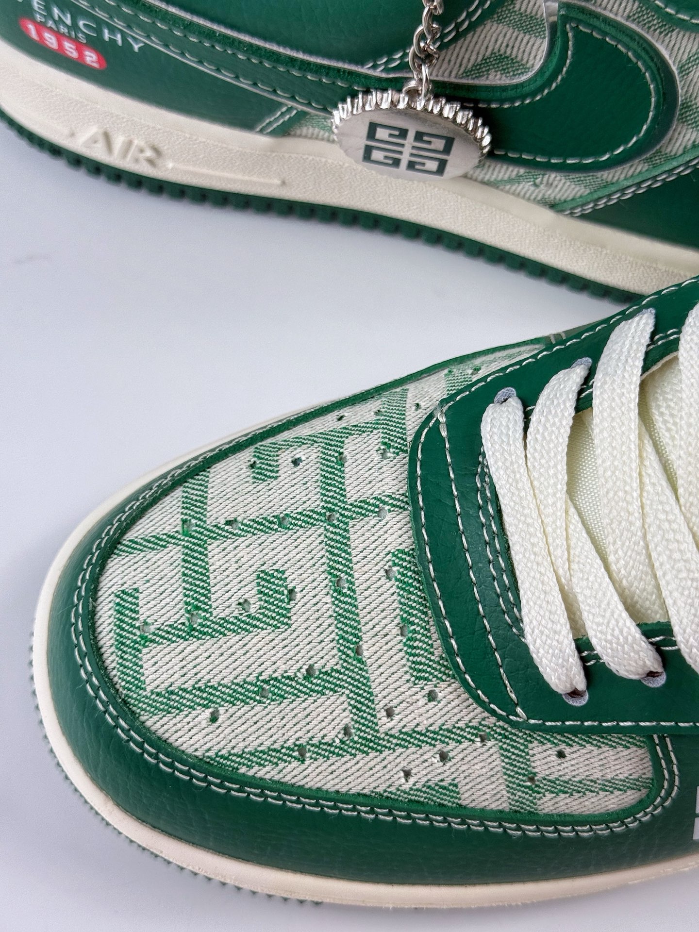 260 Nike Air Force 1 Low 07 x GIVENCHY 绿白 DK0188-088-Chinese UA Cheap High Quatity Brand Clothes Bags handbags Sneakers wholesale wholesaler seller from China Factory suppliers Fashion Clothing Shoes best Quality Beautiful Price 260 Nike Air Force 1 Low 07 x GIVENCHY 绿白 DK0188-088