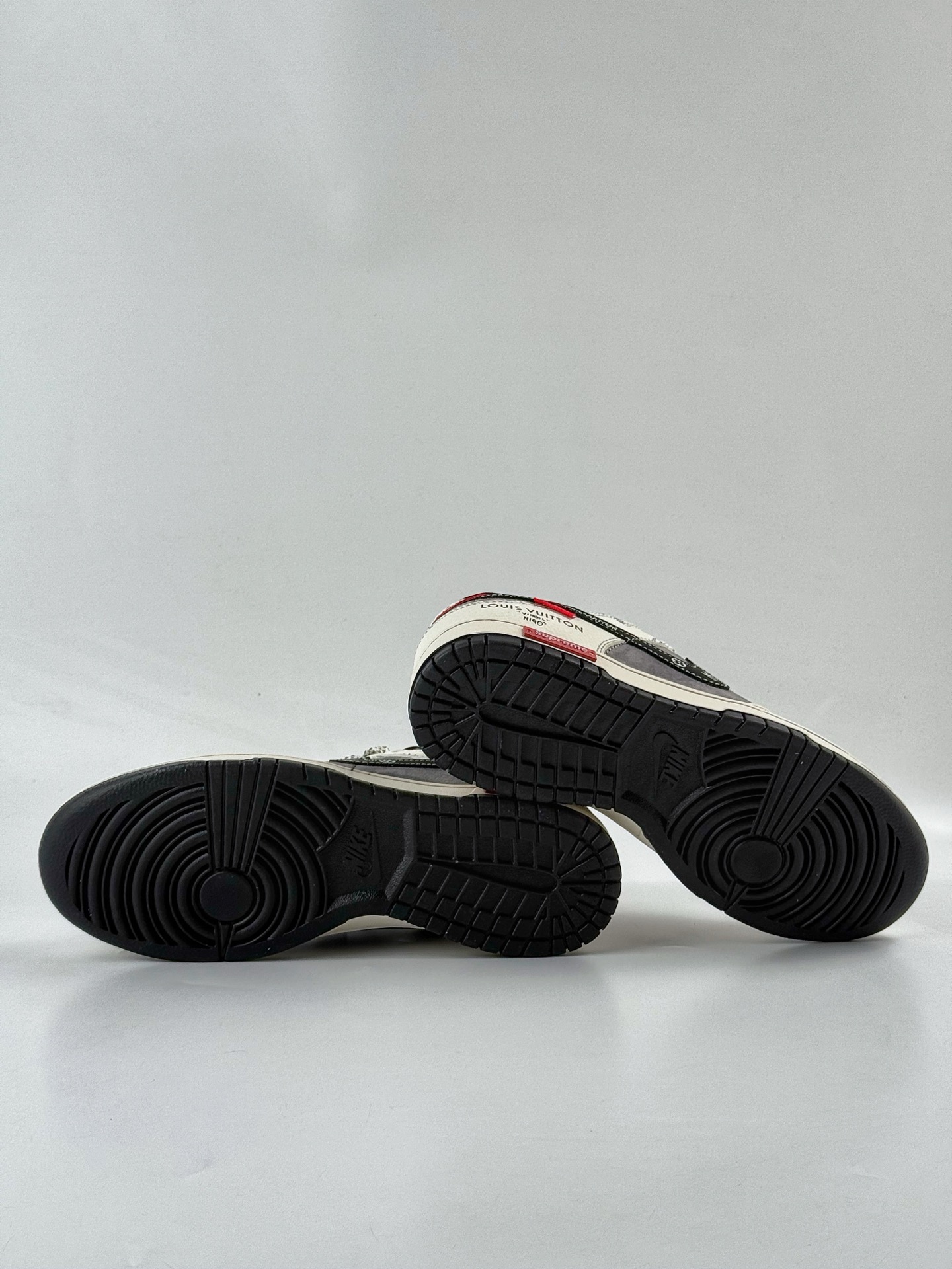 280 Nike SB Dunk Low x Louis Vuitton x Superme 白灰满天星 CX5050-Y17