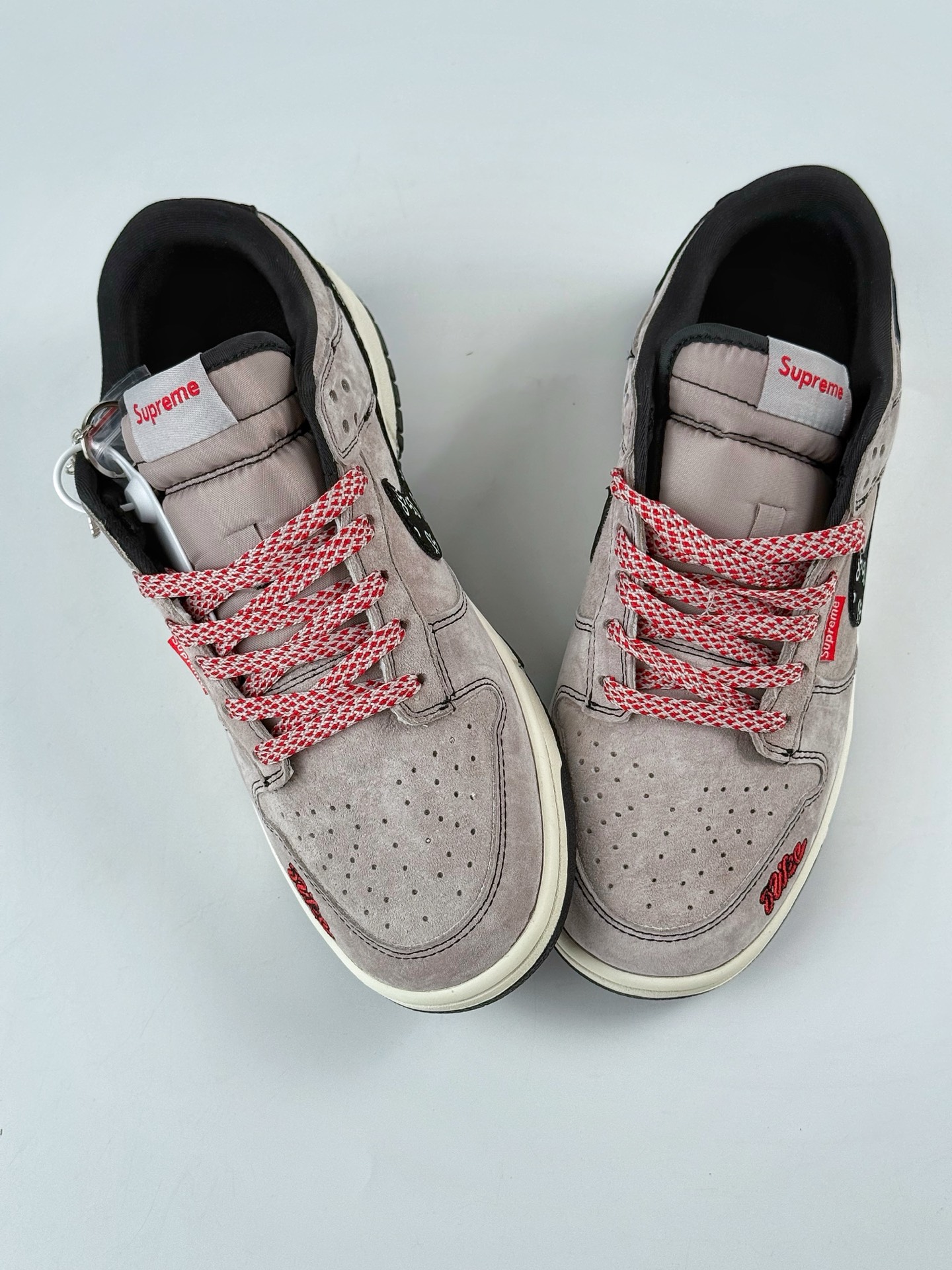 Nike SB Dunk Low x Supreme 猪八灰红满天星 SD2025-001