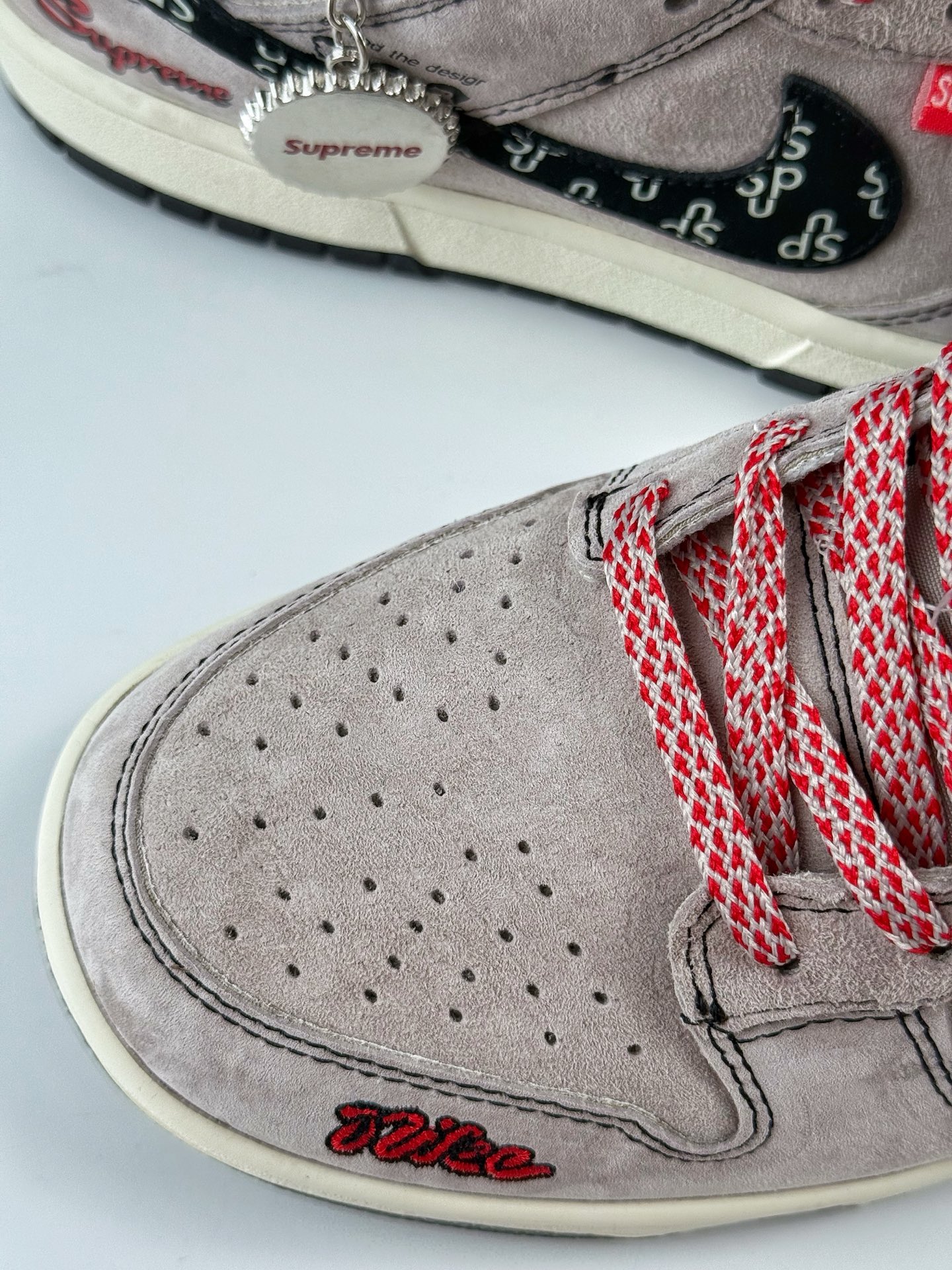 Nike SB Dunk Low x Supreme 猪八灰红满天星 SD2025-001