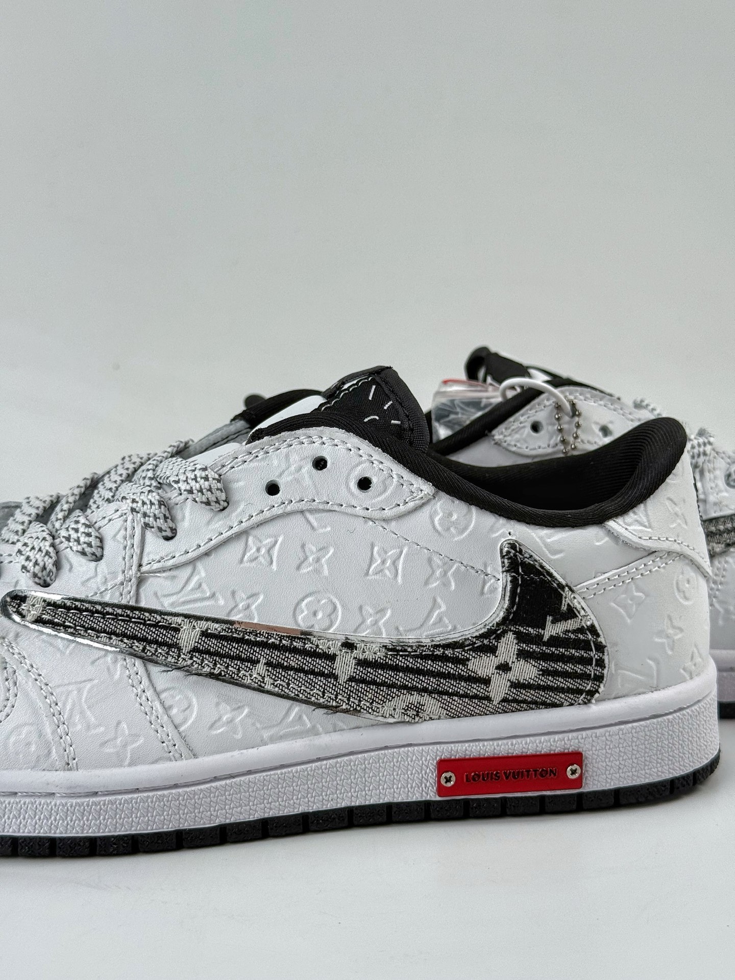 Travis Scott x Nike Air Jordan 1 Low x Louis Vuitton Air Jordan 1 Low 反转白黑满印满天星倒钩 XS2025-077