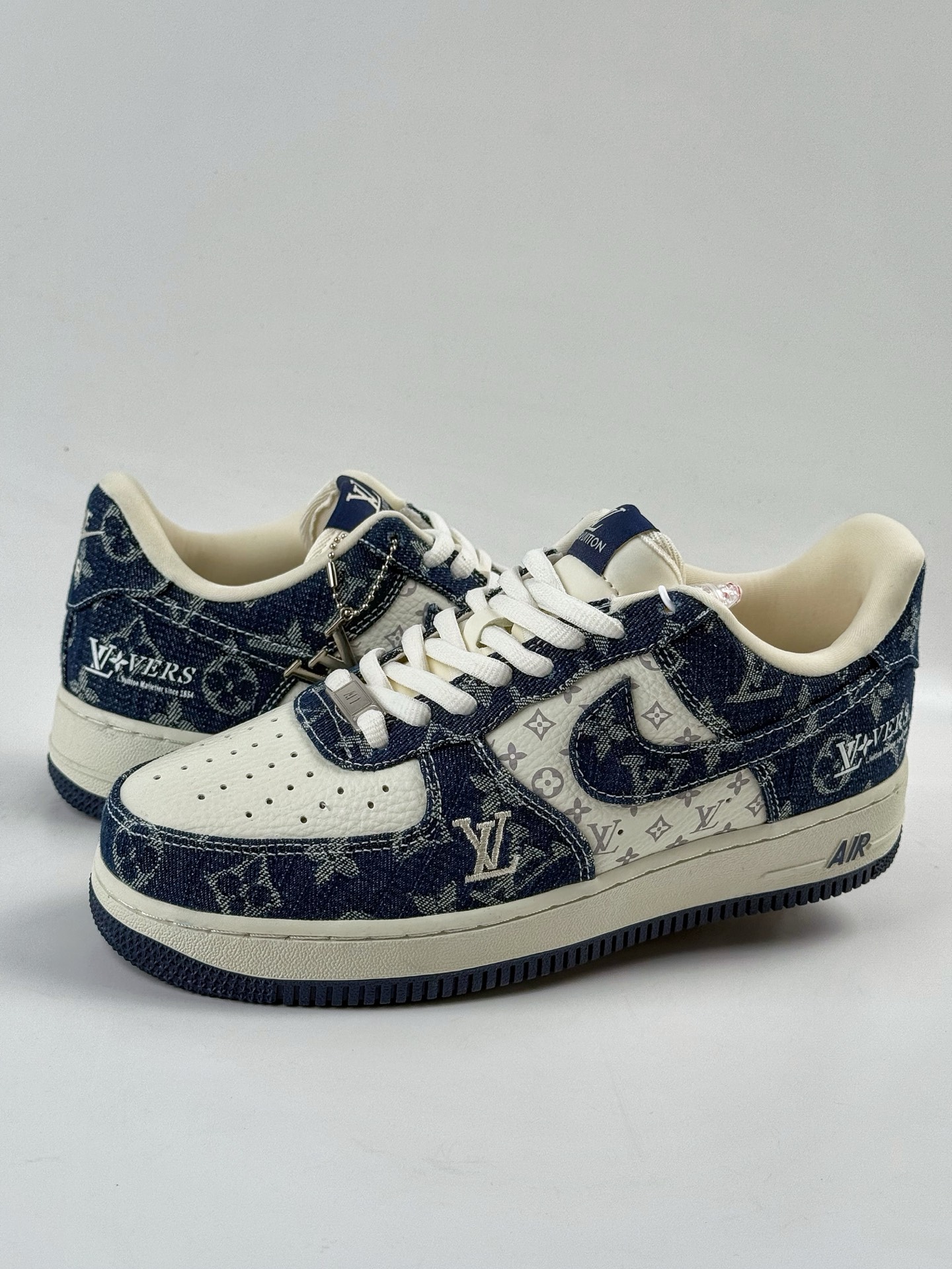 260 Nike Air Force 1 Low 07 x Louis Vuitton 蓝白牛仔 YF9511-811