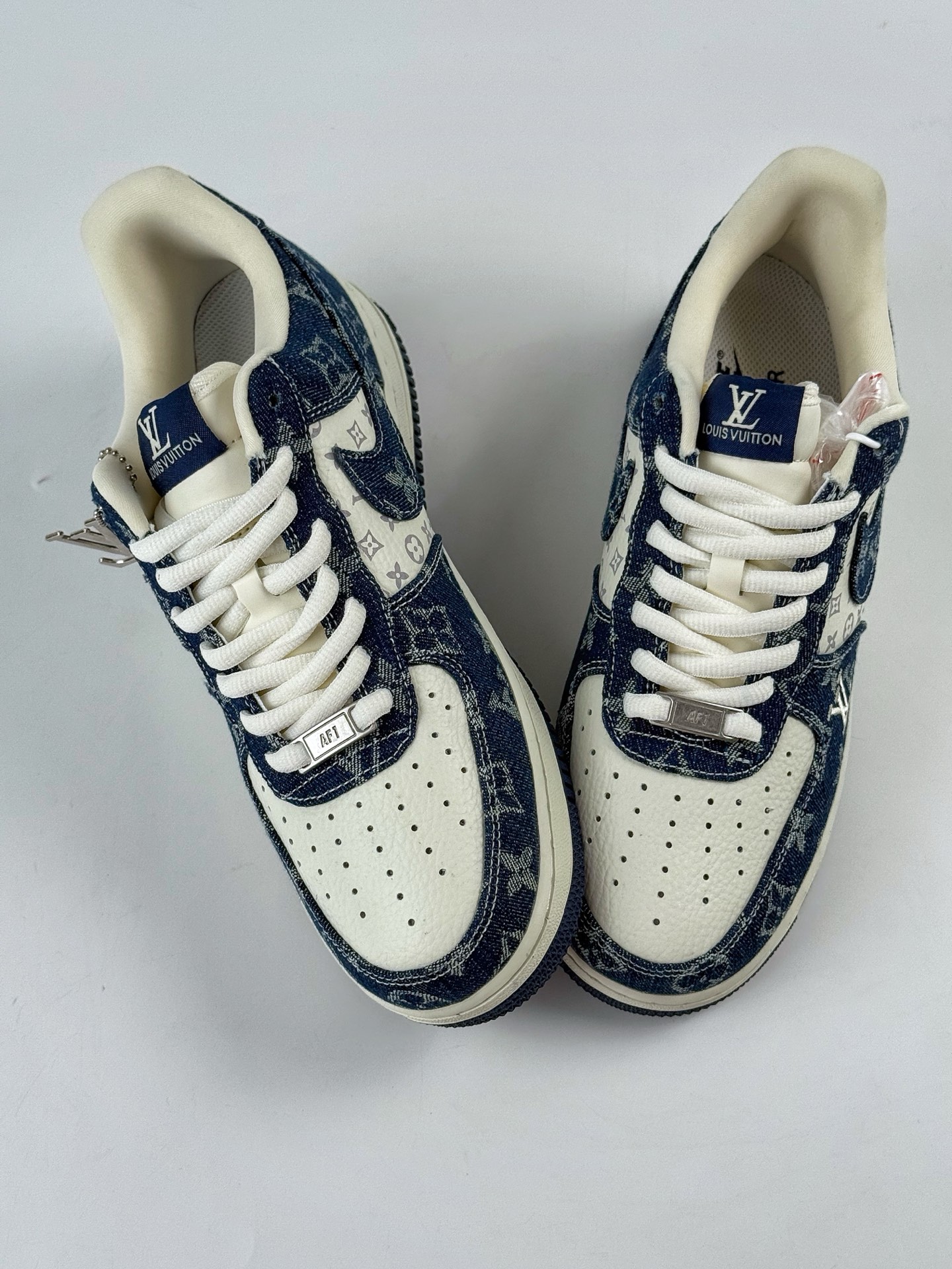 260 Nike Air Force 1 Low 07 x Louis Vuitton 蓝白牛仔 YF9511-811