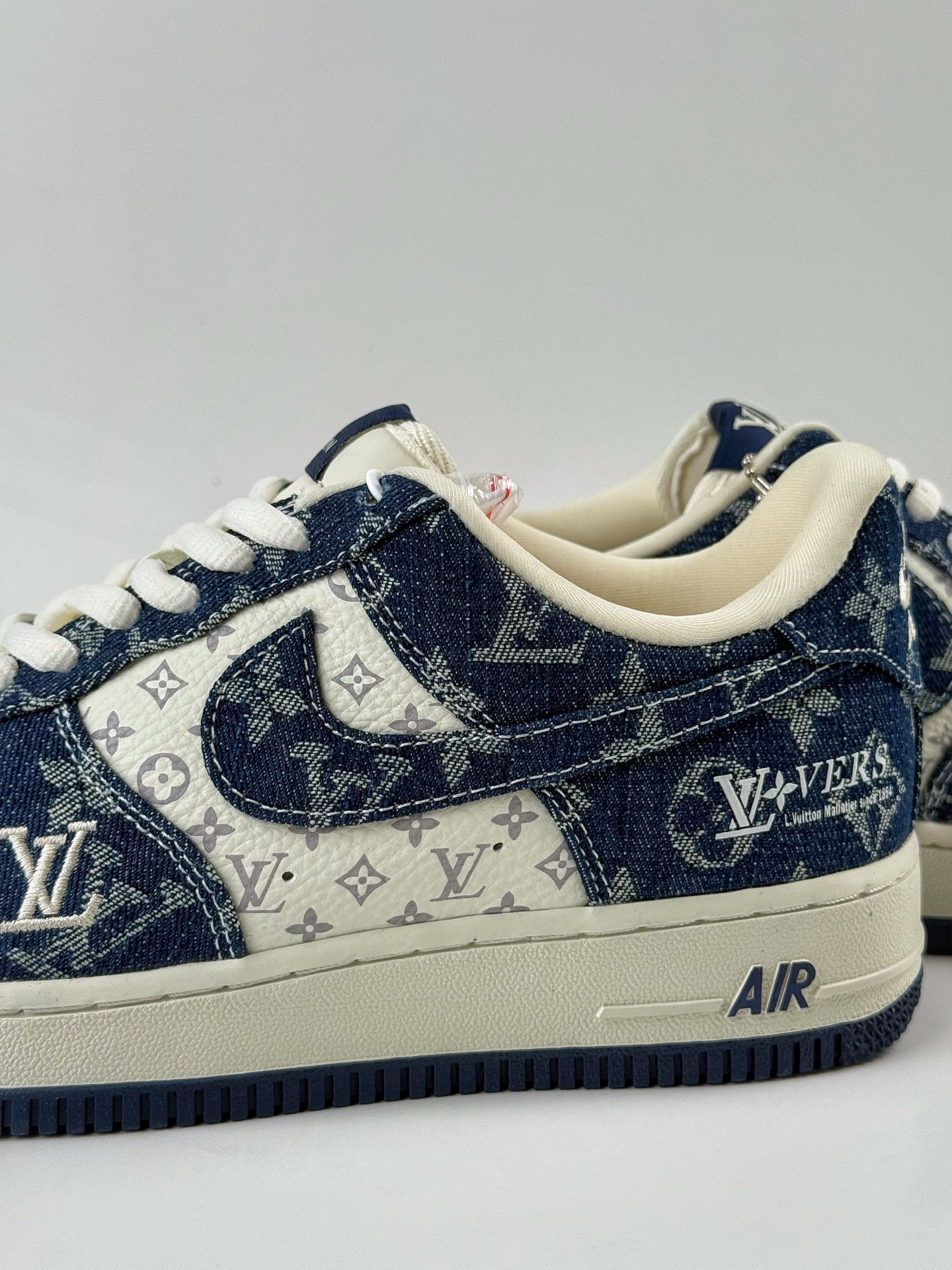 260 Nike Air Force 1 Low 07 x Louis Vuitton 蓝白牛仔 YF9511-811