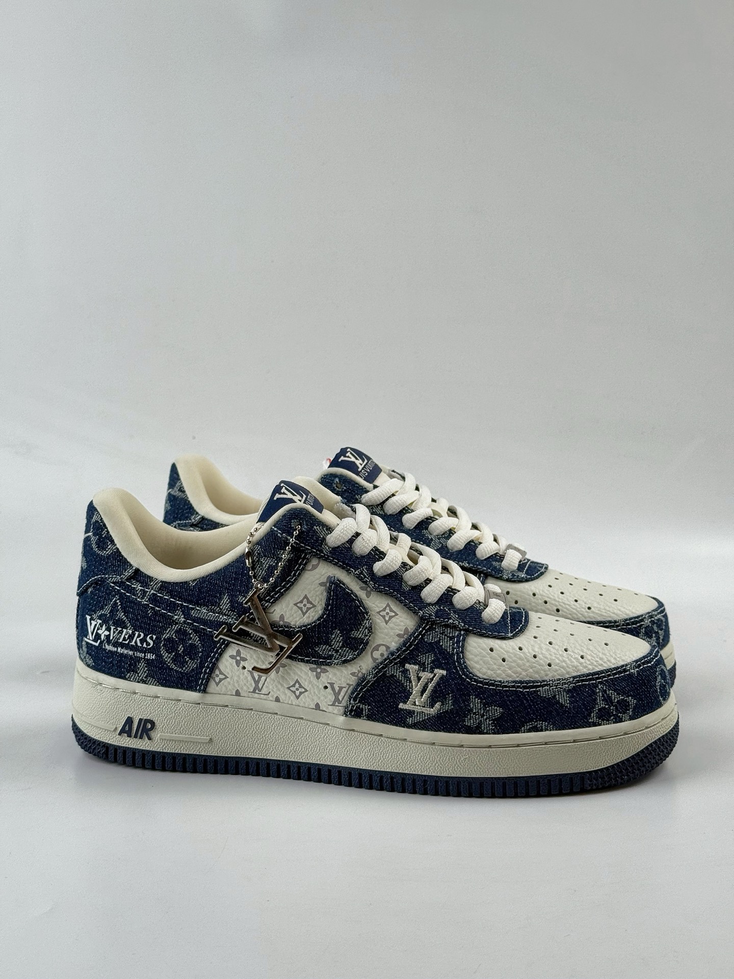 260 Nike Air Force 1 Low 07 x Louis Vuitton 蓝白牛仔 YF9511-811