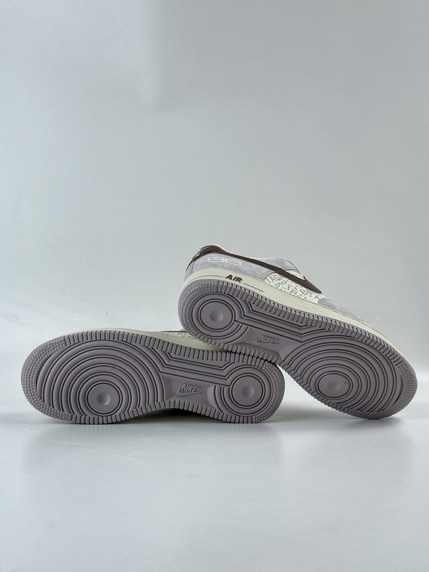 260 Nike Air Force 1 Low 07 x Balenciaga 灰白小勾 YF9511-806