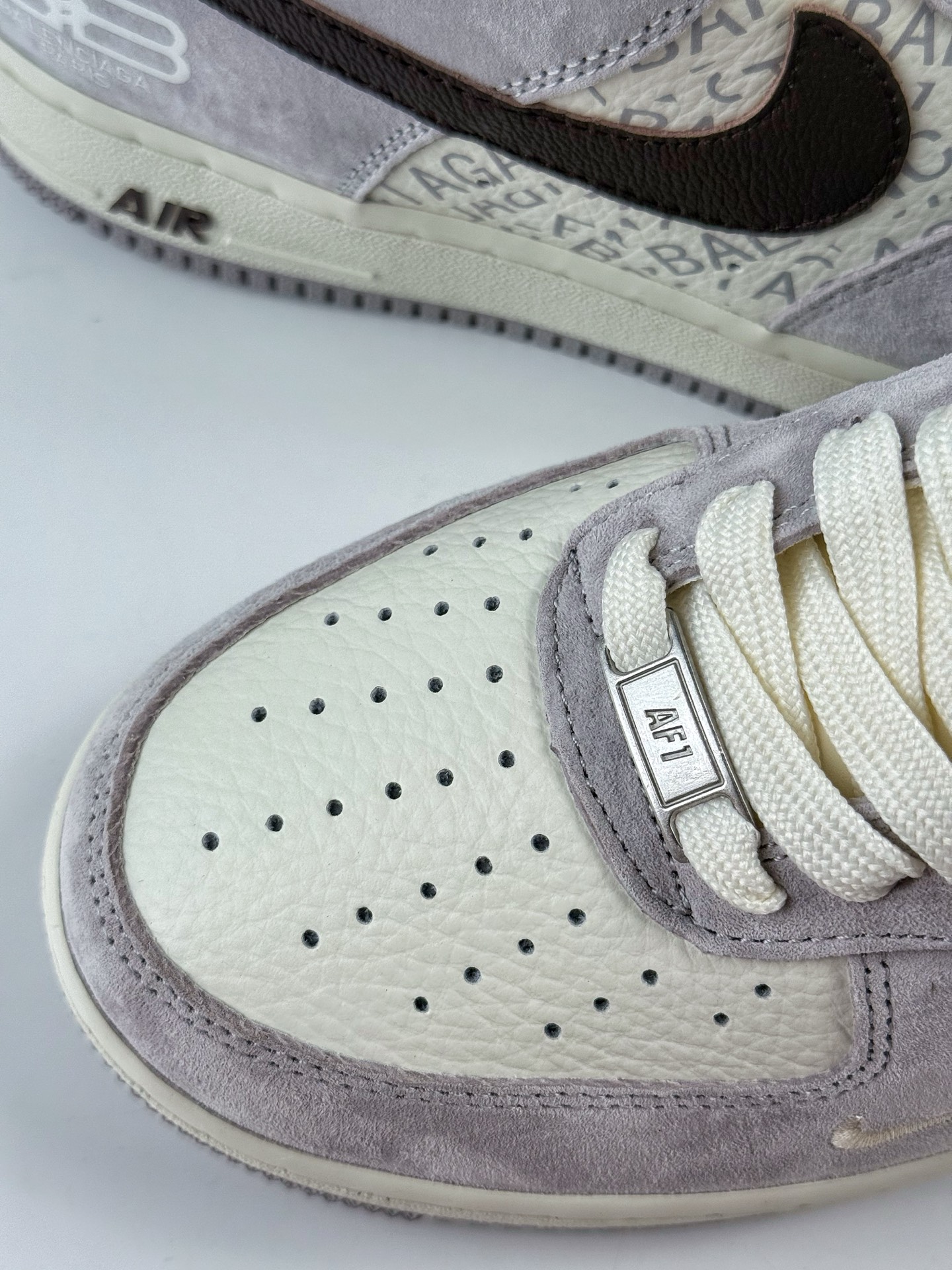260 Nike Air Force 1 Low 07 x Balenciaga 灰白小勾 YF9511-806
