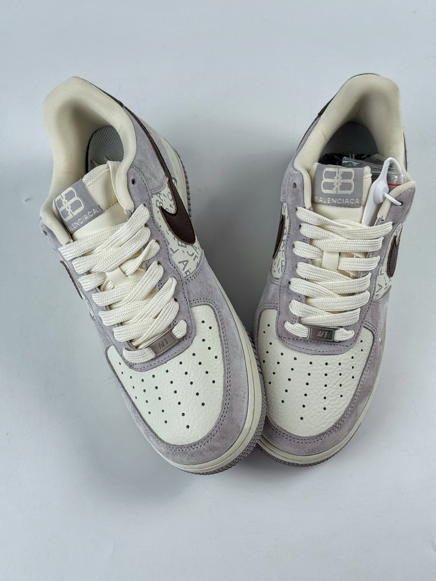 260 Nike Air Force 1 Low 07 x Balenciaga 灰白小勾 YF9511-806
