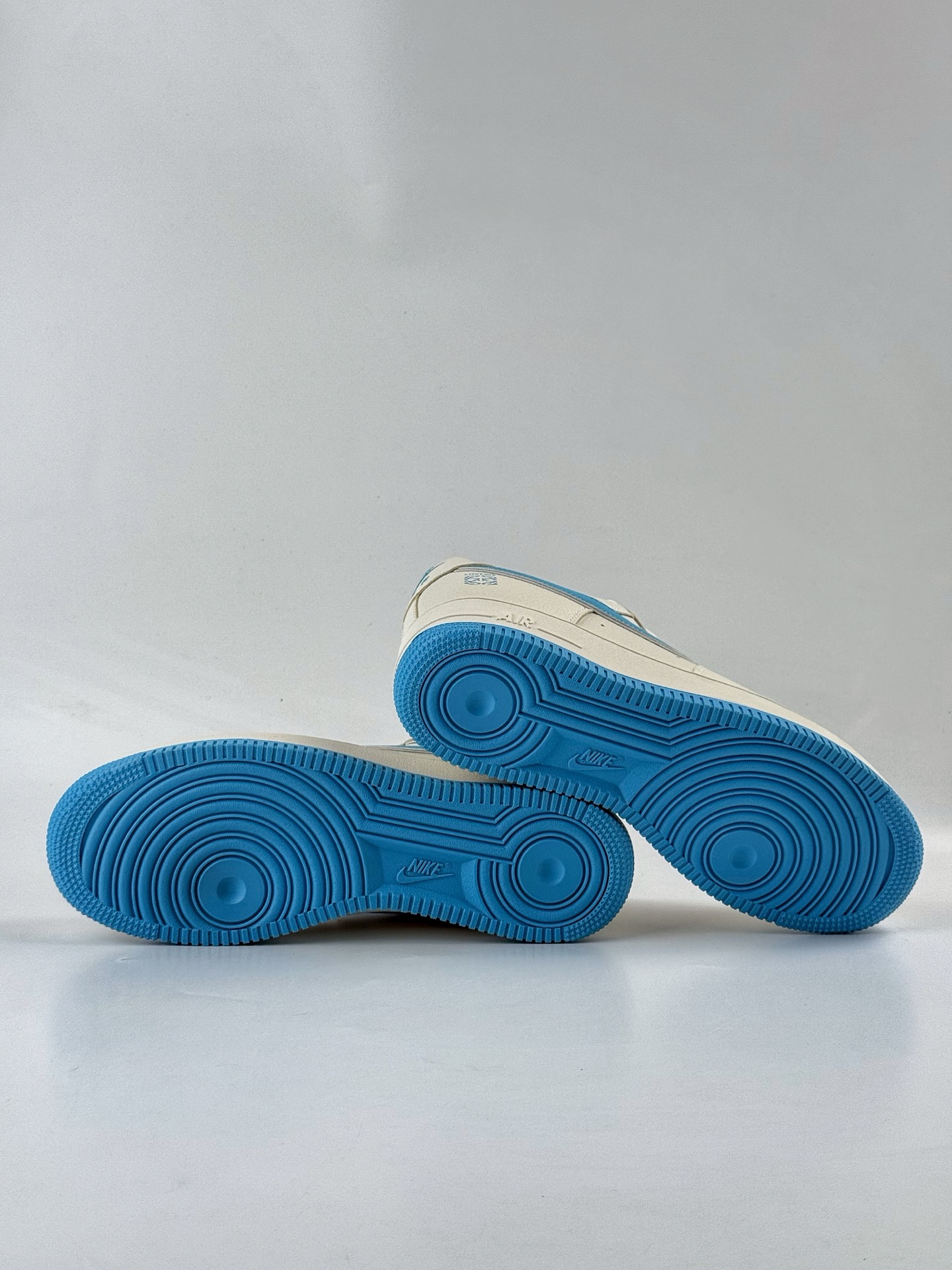 Nike Air Force 1 Low 07 x LOVEWE 白蓝小勾 BZ68808-106