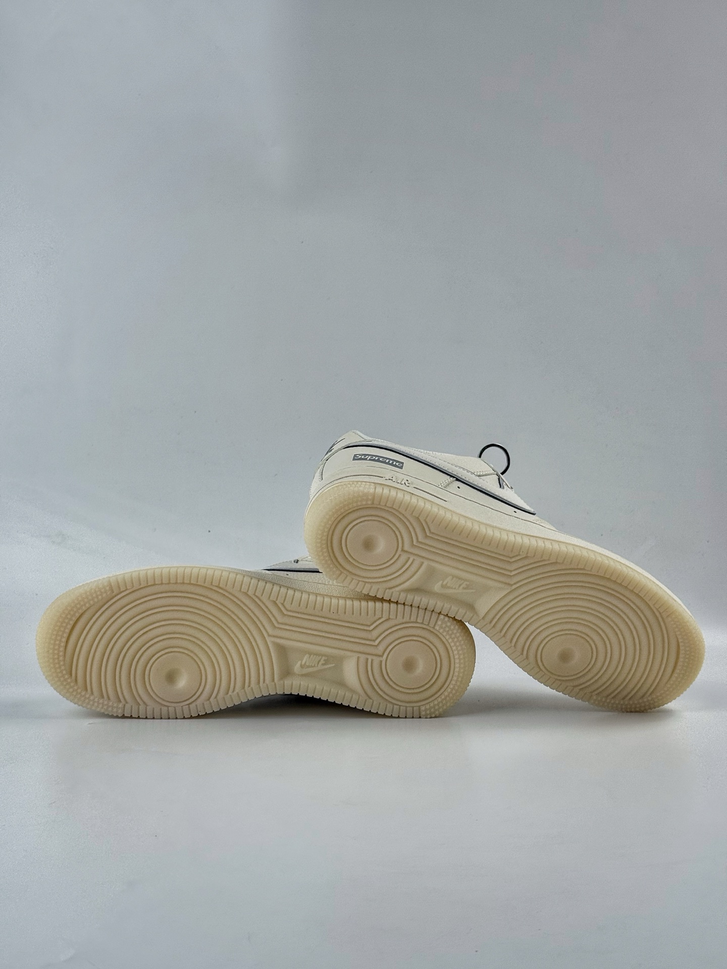 Nike Air Force 1 Low 07 x superme 白灰小勾 XX3168-193