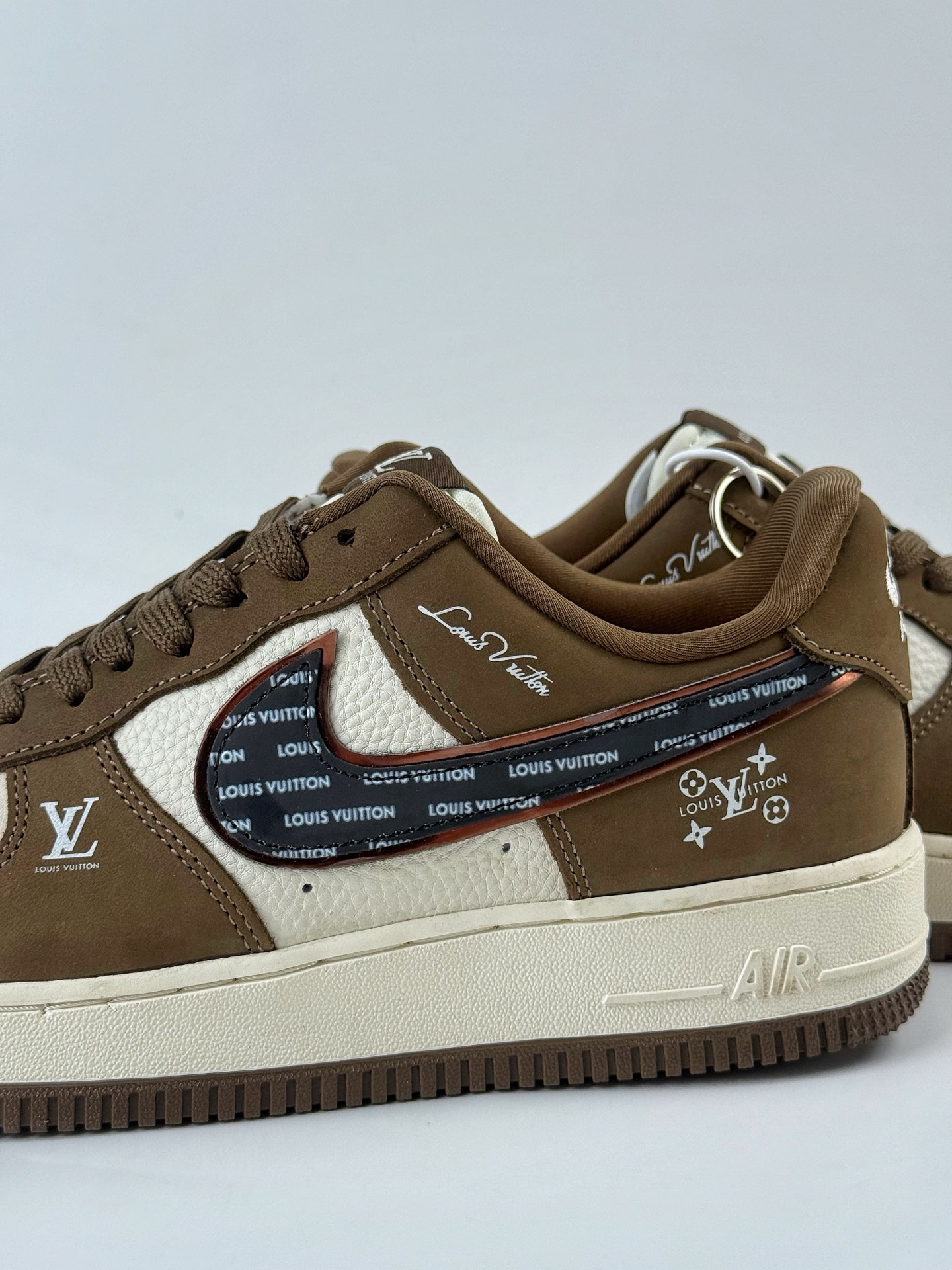 Nike Air Force 1 Low 07 x Louis Vuitton 棕白小勾 DK0188-086