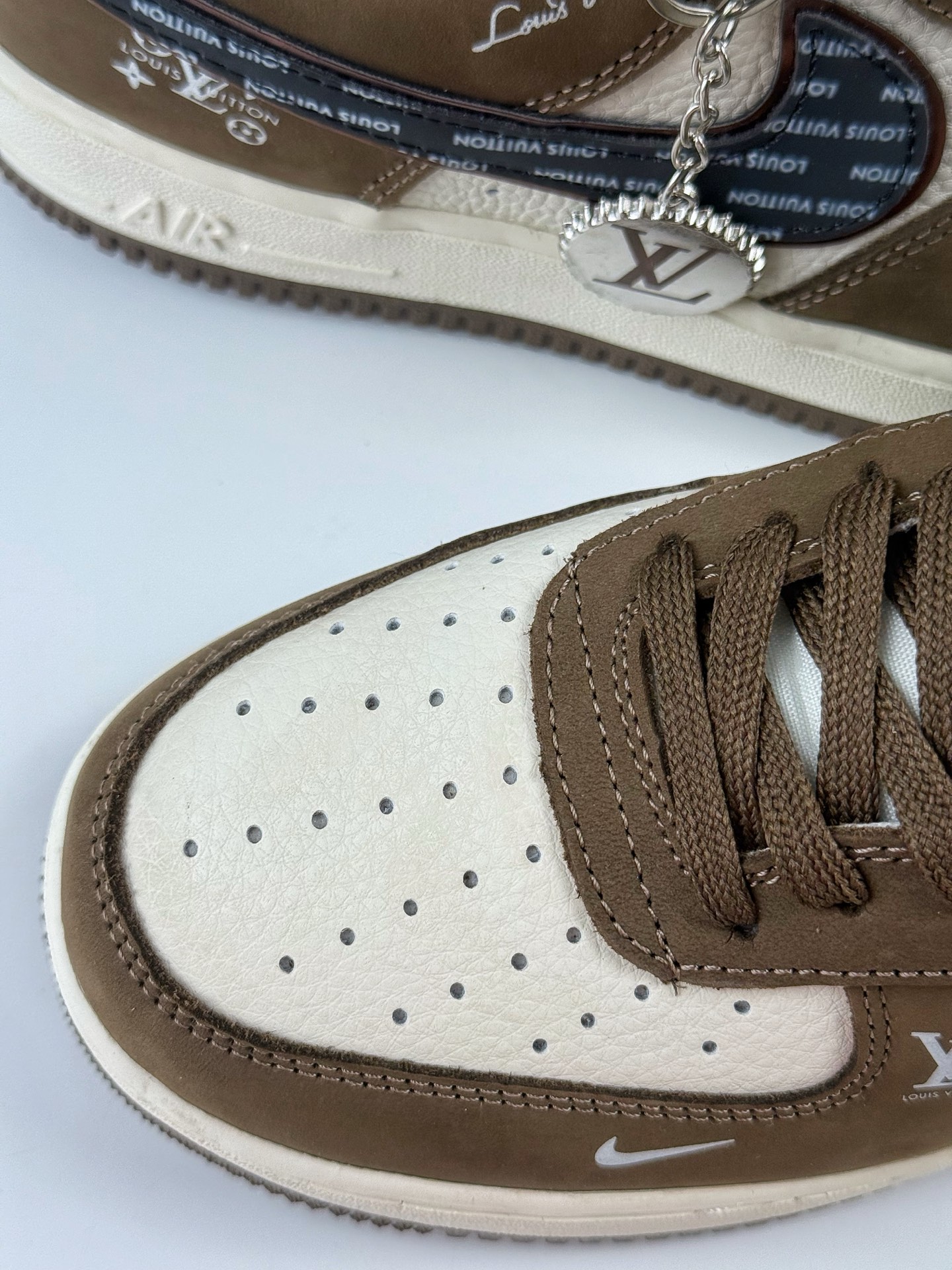Nike Air Force 1 Low 07 x Louis Vuitton 棕白小勾 DK0188-086