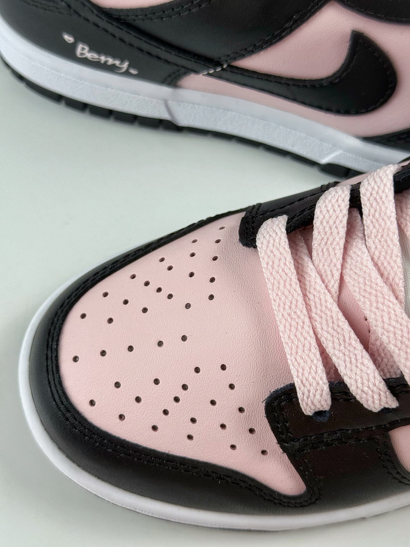 Nike SB Dunk Low 樱花白桃 特殊礼袋 酷飒 甜妹 黑粉 DD1391-100