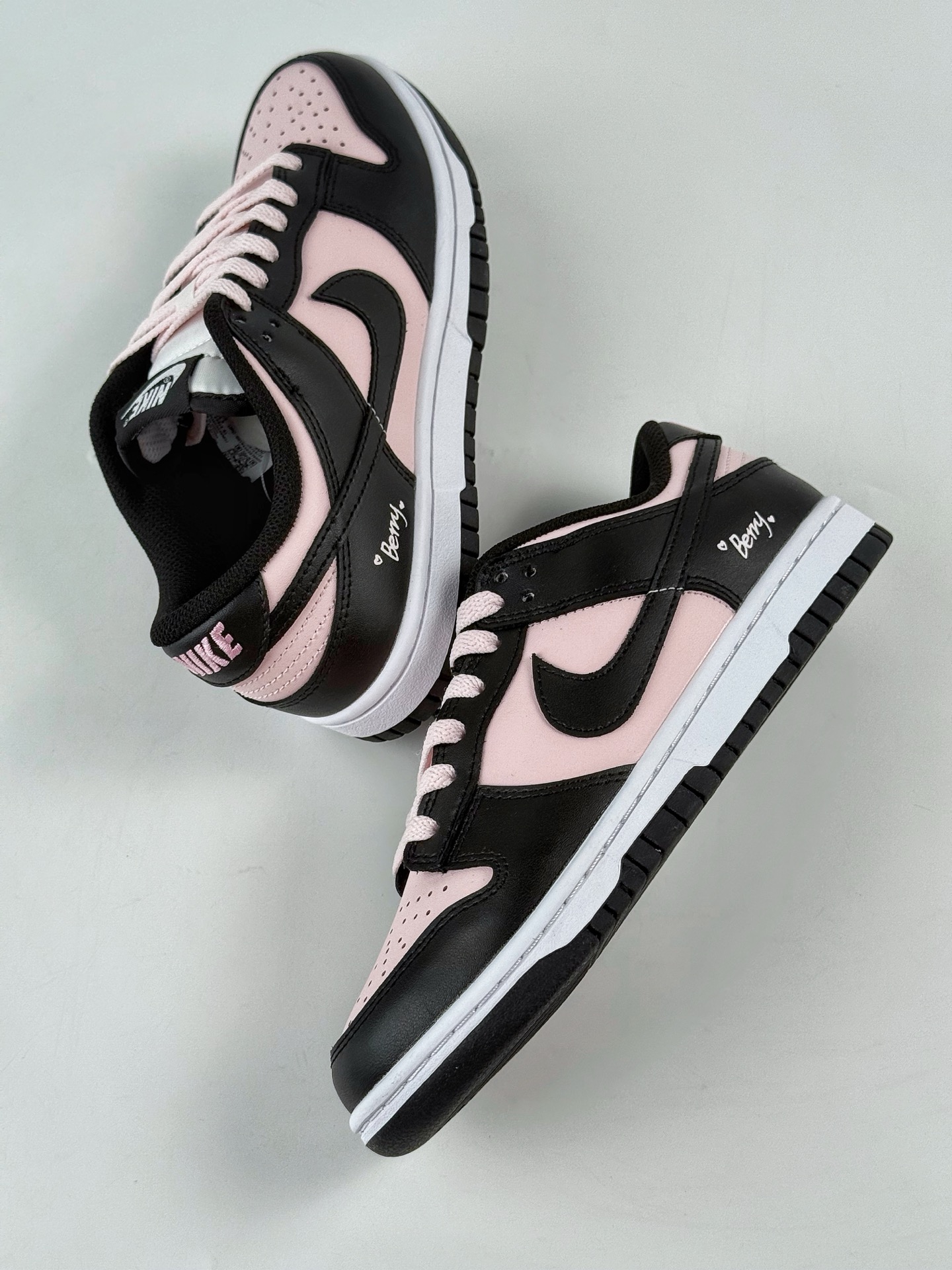 Nike SB Dunk Low 樱花白桃 特殊礼袋 酷飒 甜妹 黑粉 DD1391-100