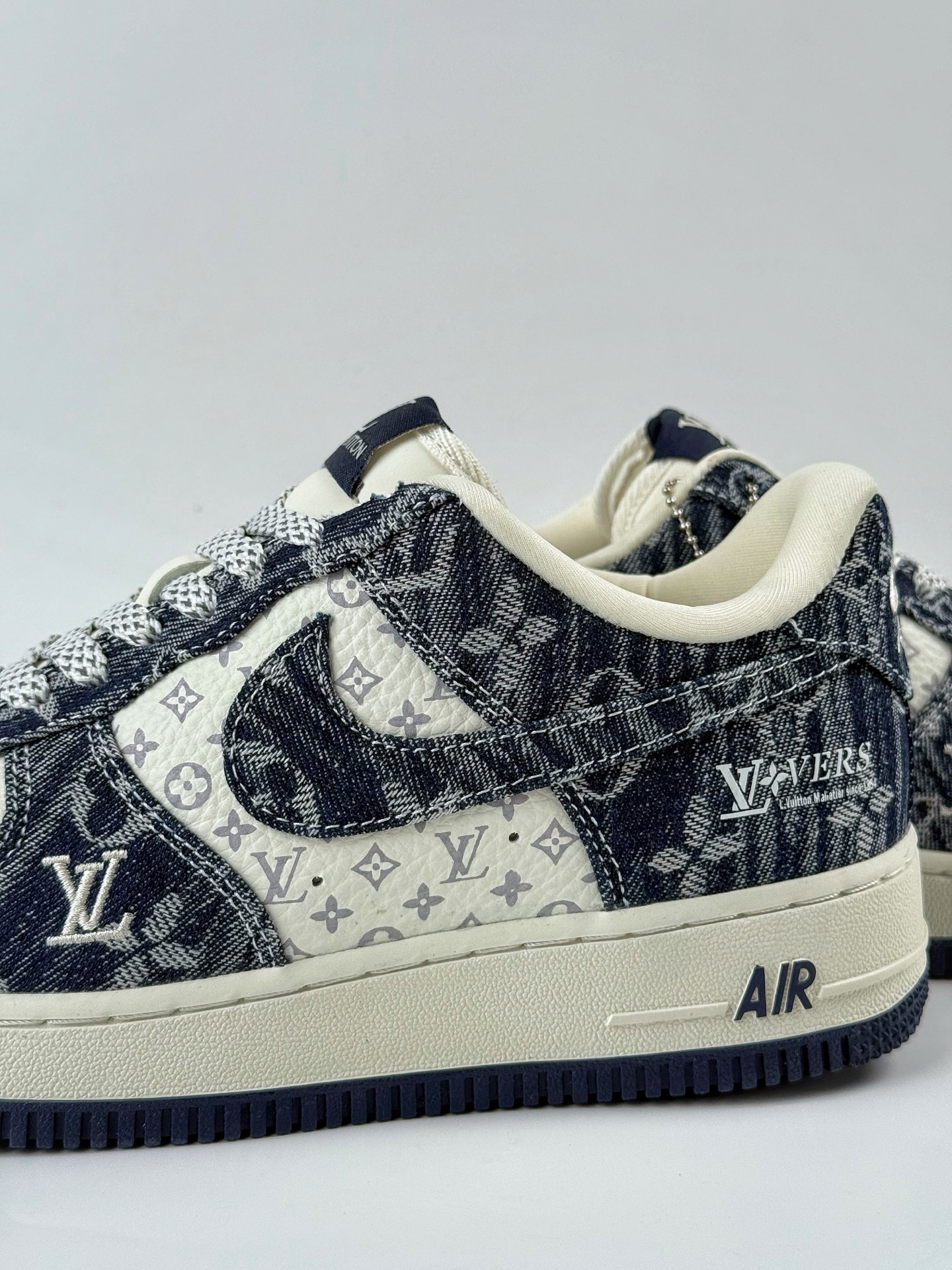 Nike Air Force 1 Low 07 x Louis Vuitton 蓝白牛仔满天星 YF9511-812