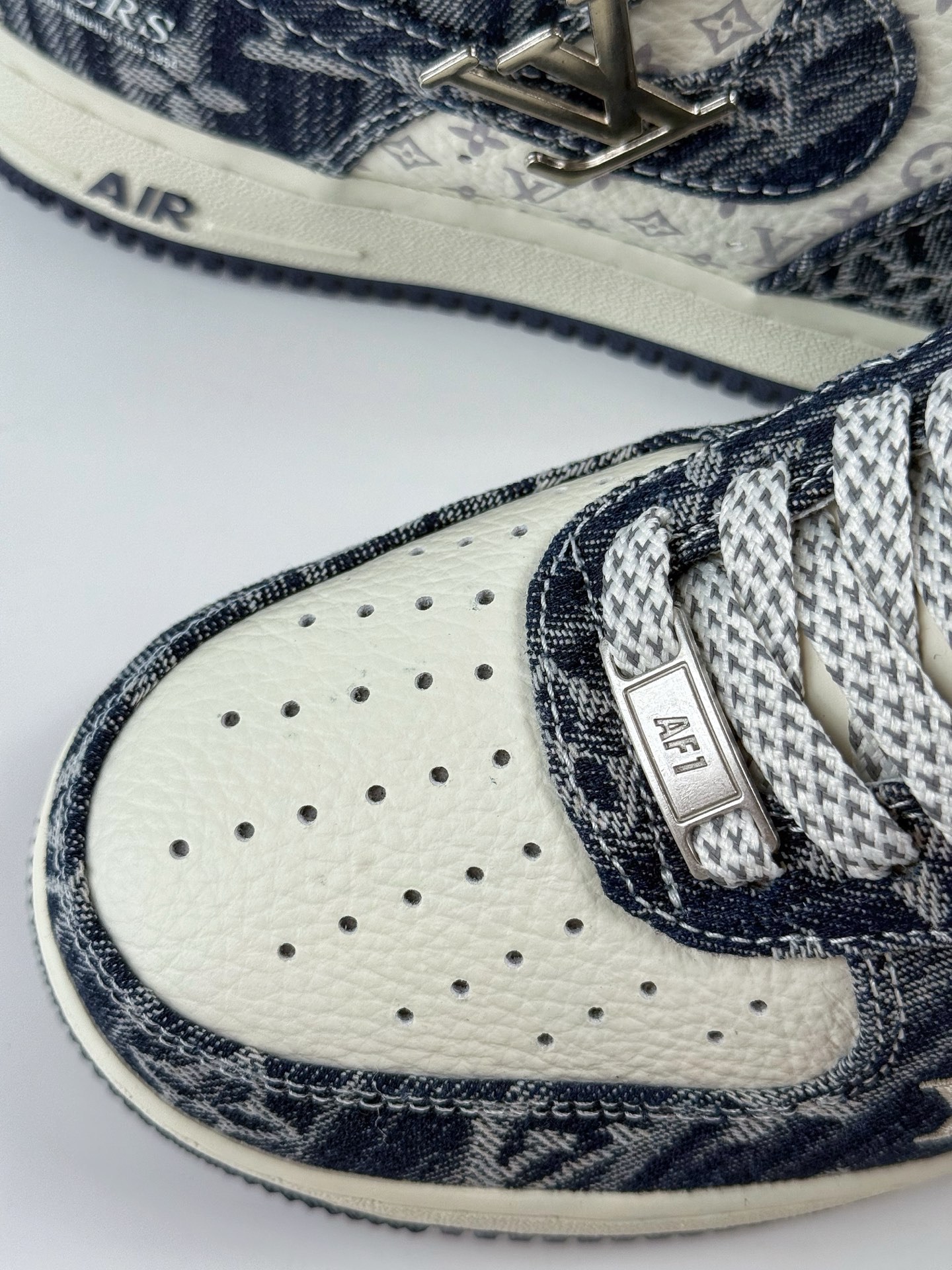 Nike Air Force 1 Low 07 x Louis Vuitton 蓝白牛仔满天星 YF9511-812