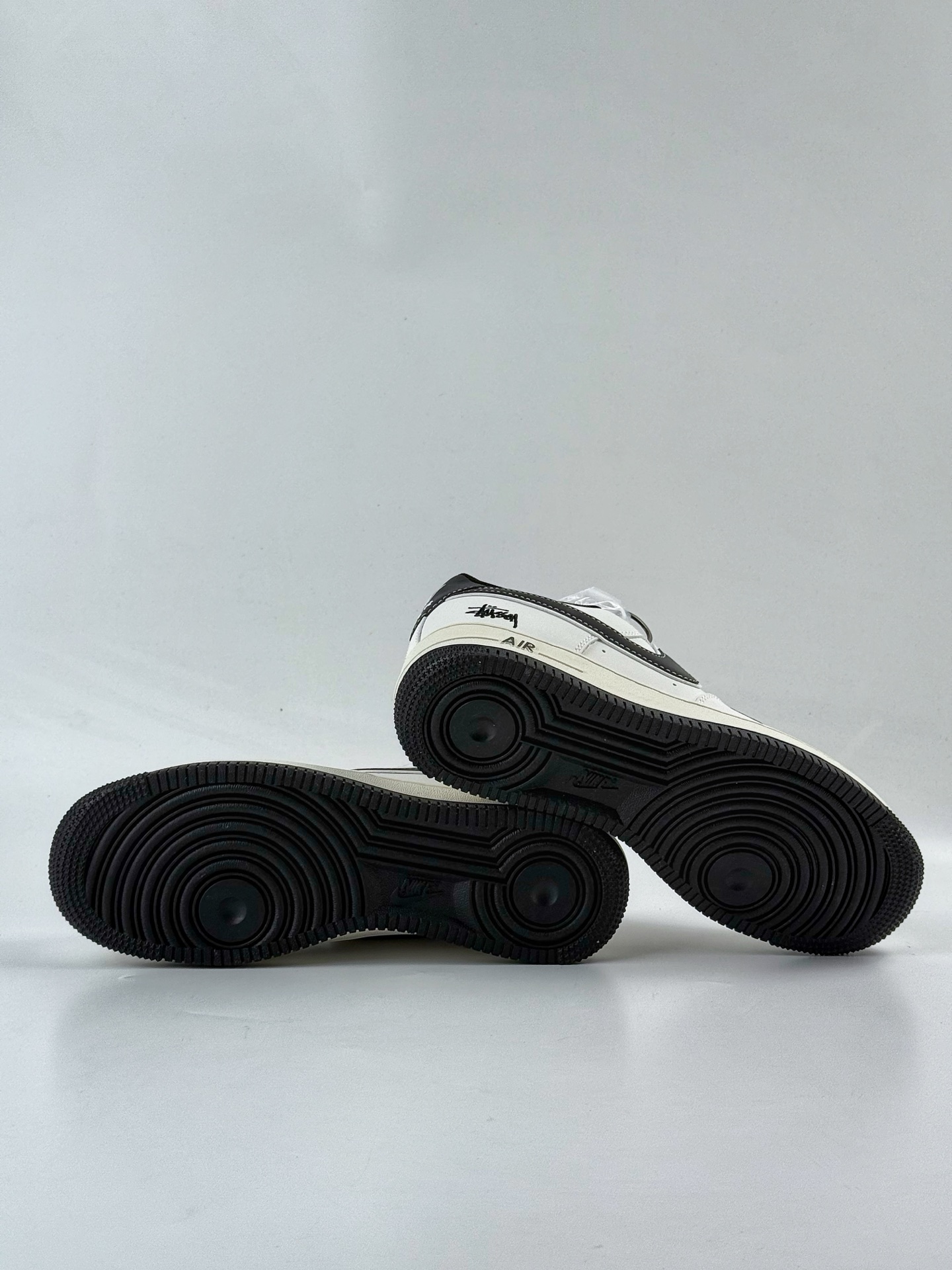 Nike Air Force 1 Low 07 x Stussy 白黑双小勾 CS5288-037