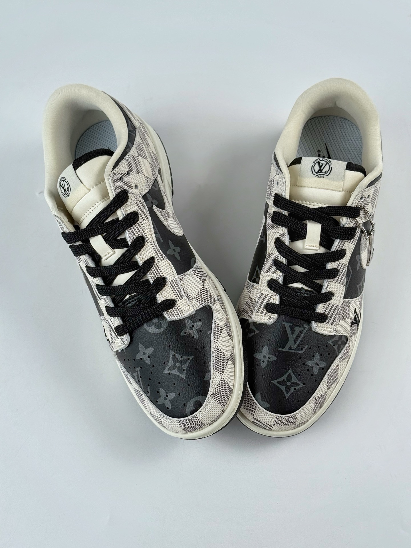 NIKE SB Dunk Low RETRO x Louis Vuitton 格纹雾灰 SC0601-452