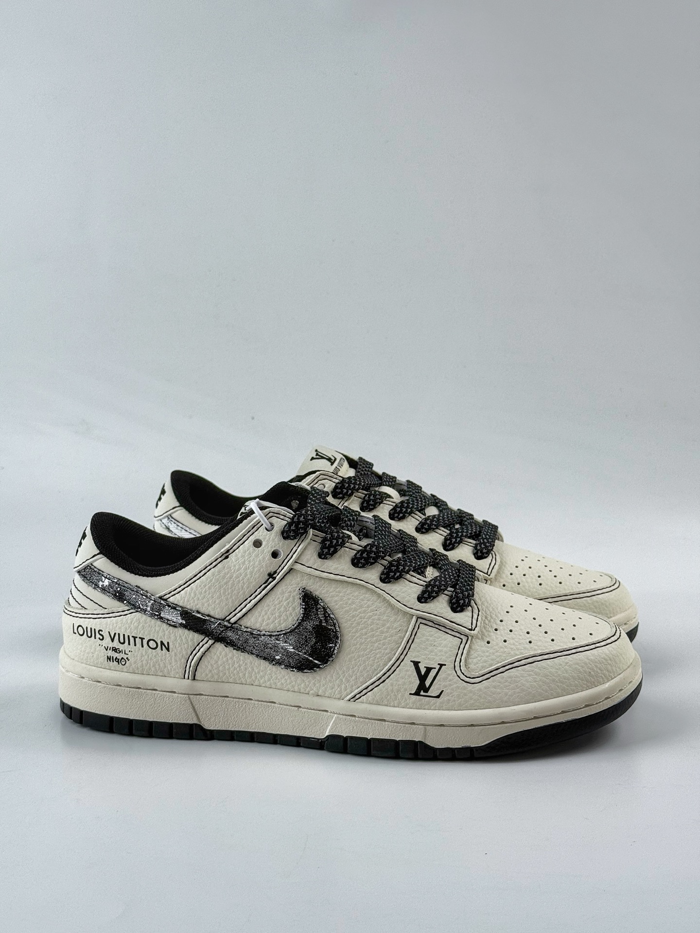 Nike SB Dunk Low x Louis Vuitton 白黑满天星 JP1628-027