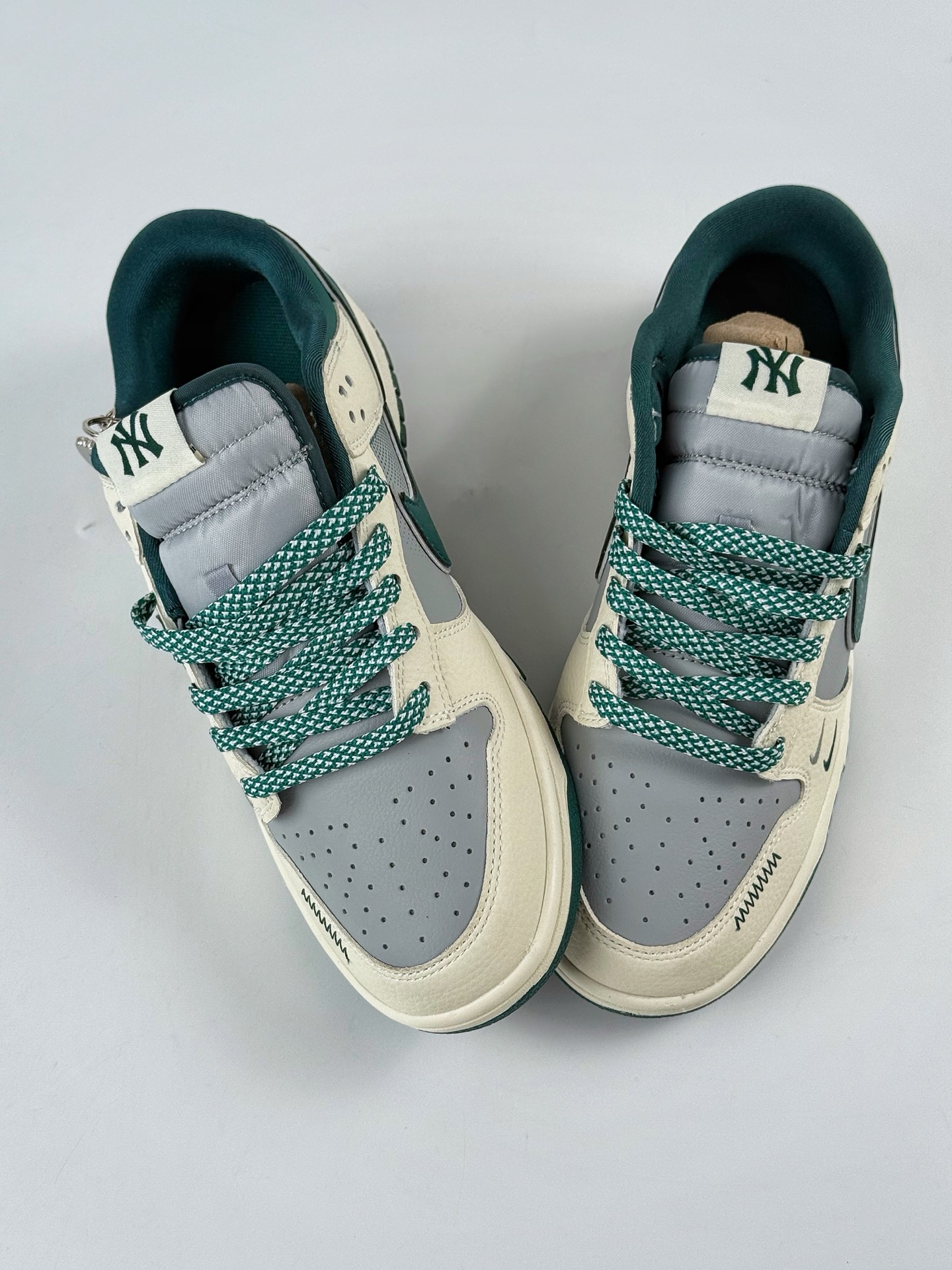 Nike SB Dunk Low x MLB 米灰绿双小勾满天星 SJ2025-001