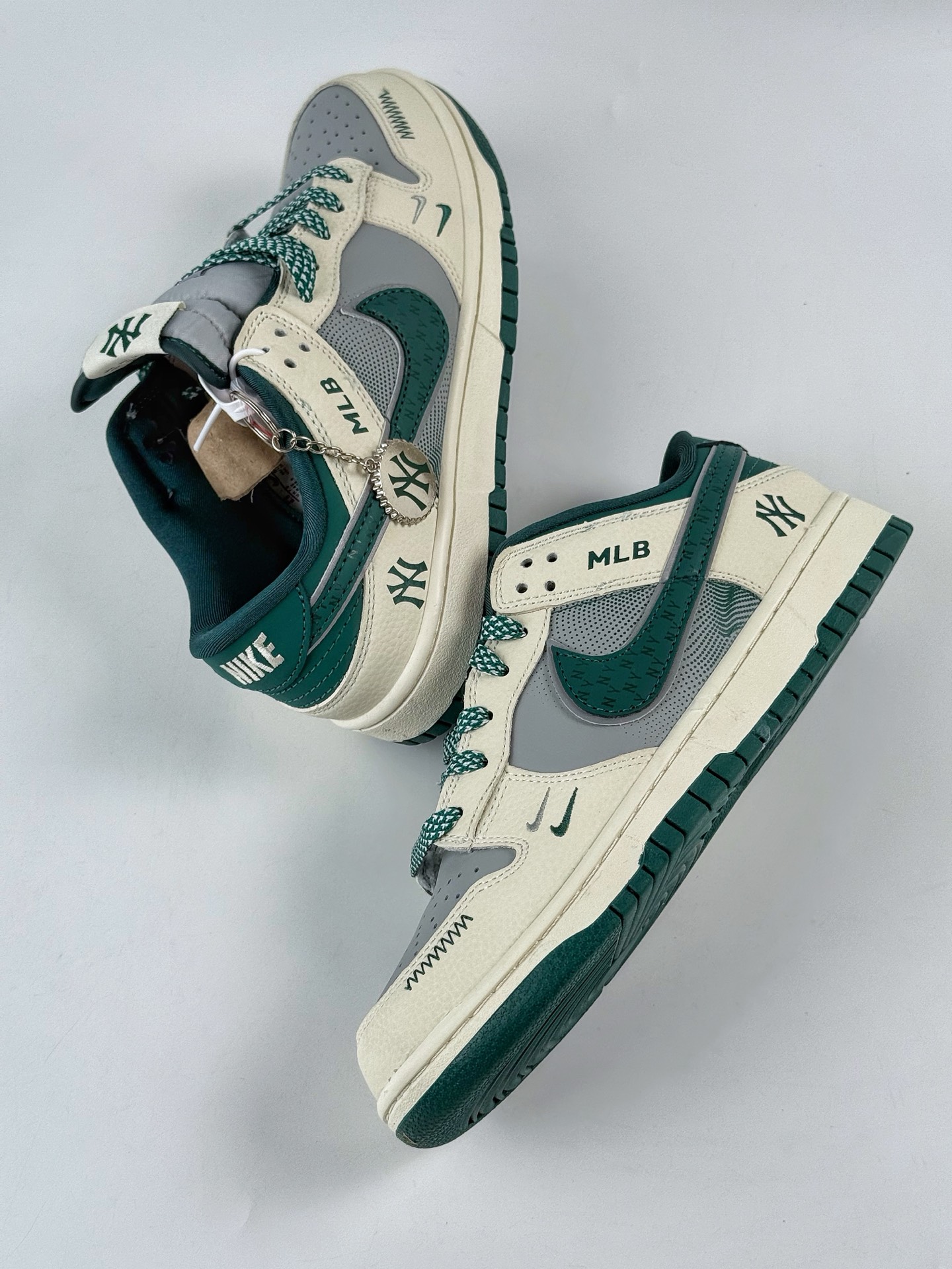 Nike SB Dunk Low x MLB 米灰绿双小勾满天星 SJ2025-001